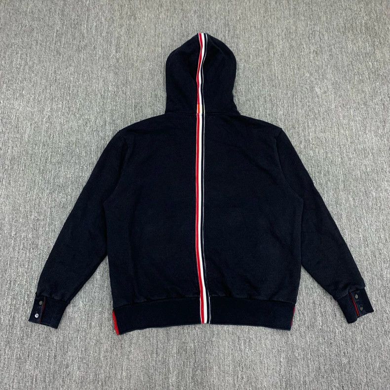 Thom Browne Thom Browne A striped sweater in dark blue Size US XXL / EU 58 / 5 - 2 Thumbnail