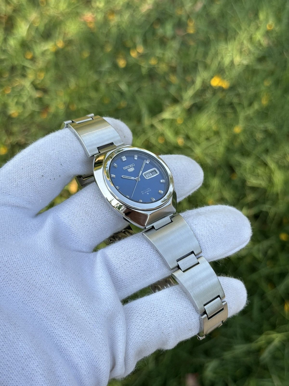 Seiko Vintage Seiko 5 Automatic Blue sunburst Dial day/date watch Size 36 - 13 Thumbnail