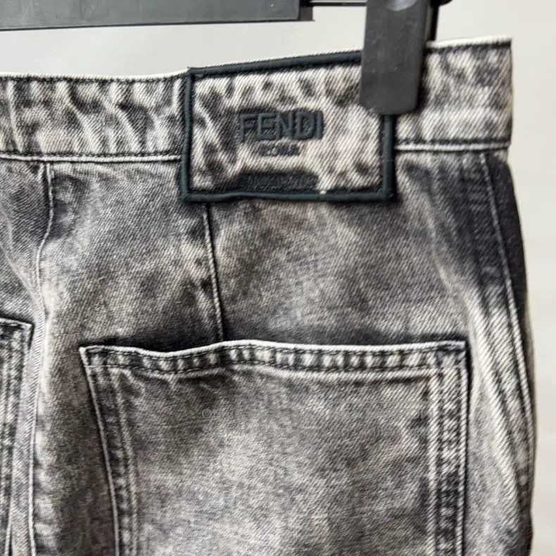 Fendi Fendi Grey Vintage Distressed Mid-waist Flare Jeans Size 25" / US 0 / IT 36 - 9 Thumbnail