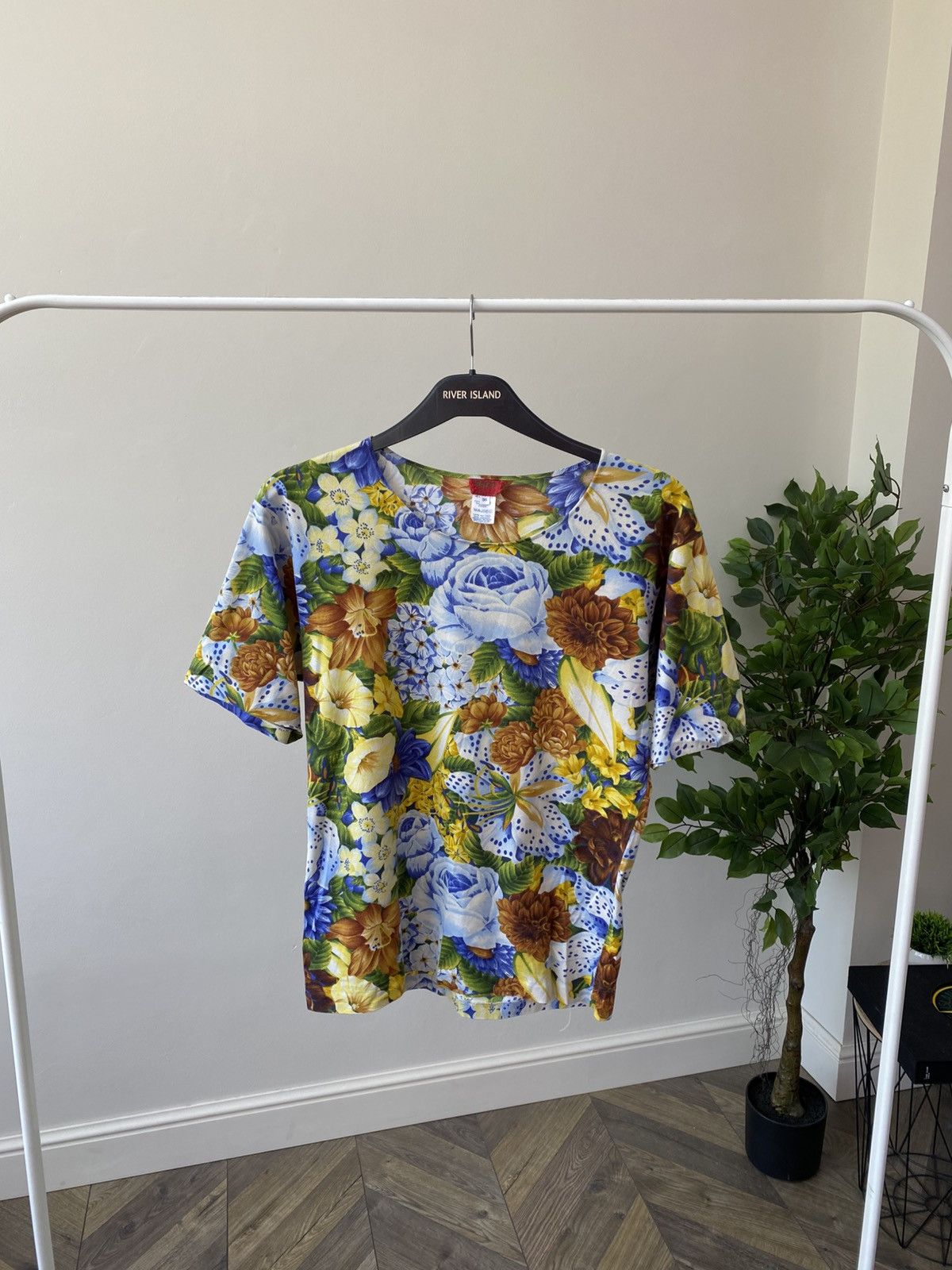 Kenzo × Vintage Vintage Kenzo Jungle Multicoloured Women’s T-Shirt Size XS / US 0-2 / IT 36-38 - 2 Thumbnail