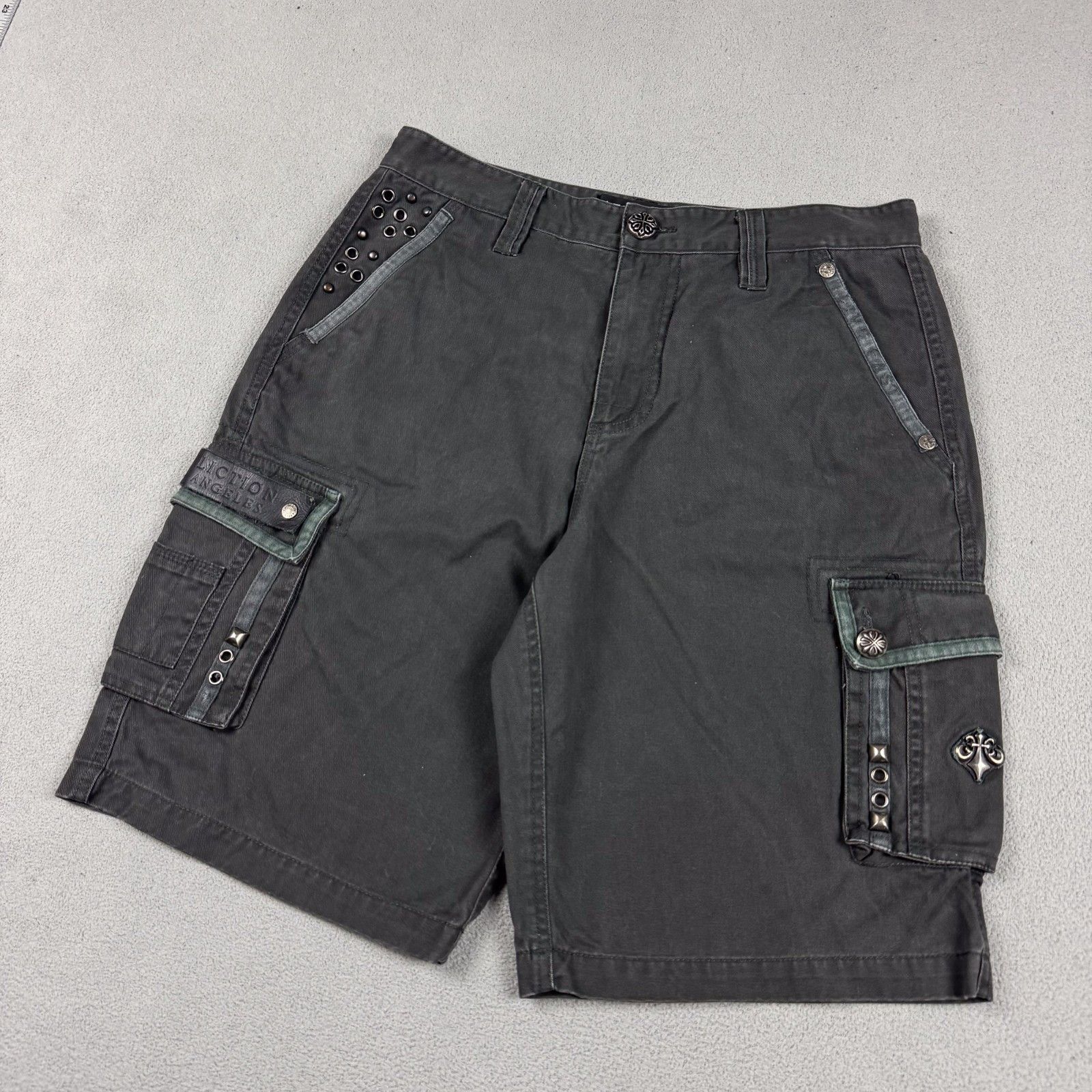 Affliction Affliction Cargo Shorts 32 Chrome Cybergrunge Y2K Mallgoth Size US 32 / EU 48 - 2 Thumbnail
