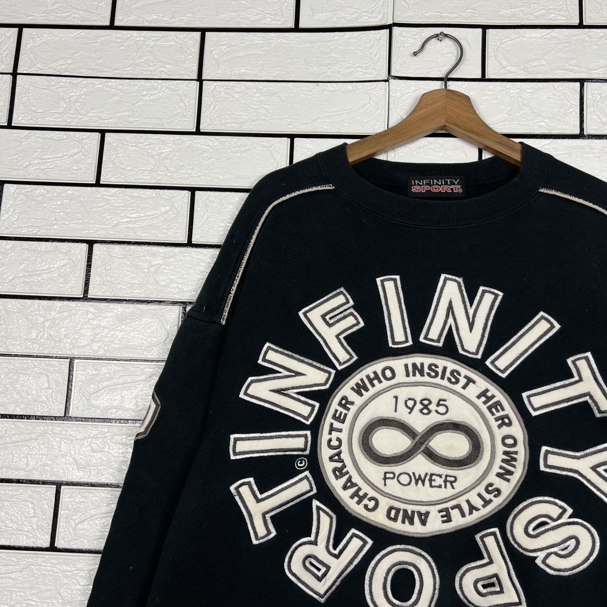 Japanese Brand Vintage INFINTY SPORT Embroidery Logo Sweatshirt #3969-C181 Size US XXL / EU 58 / 5 - 3 Thumbnail