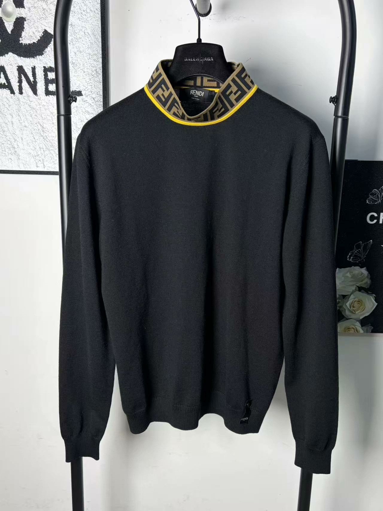 Fendi Fendi Knit White Sweater m Men Size US M / EU 48-50 / 2 - 1 Thumbnail