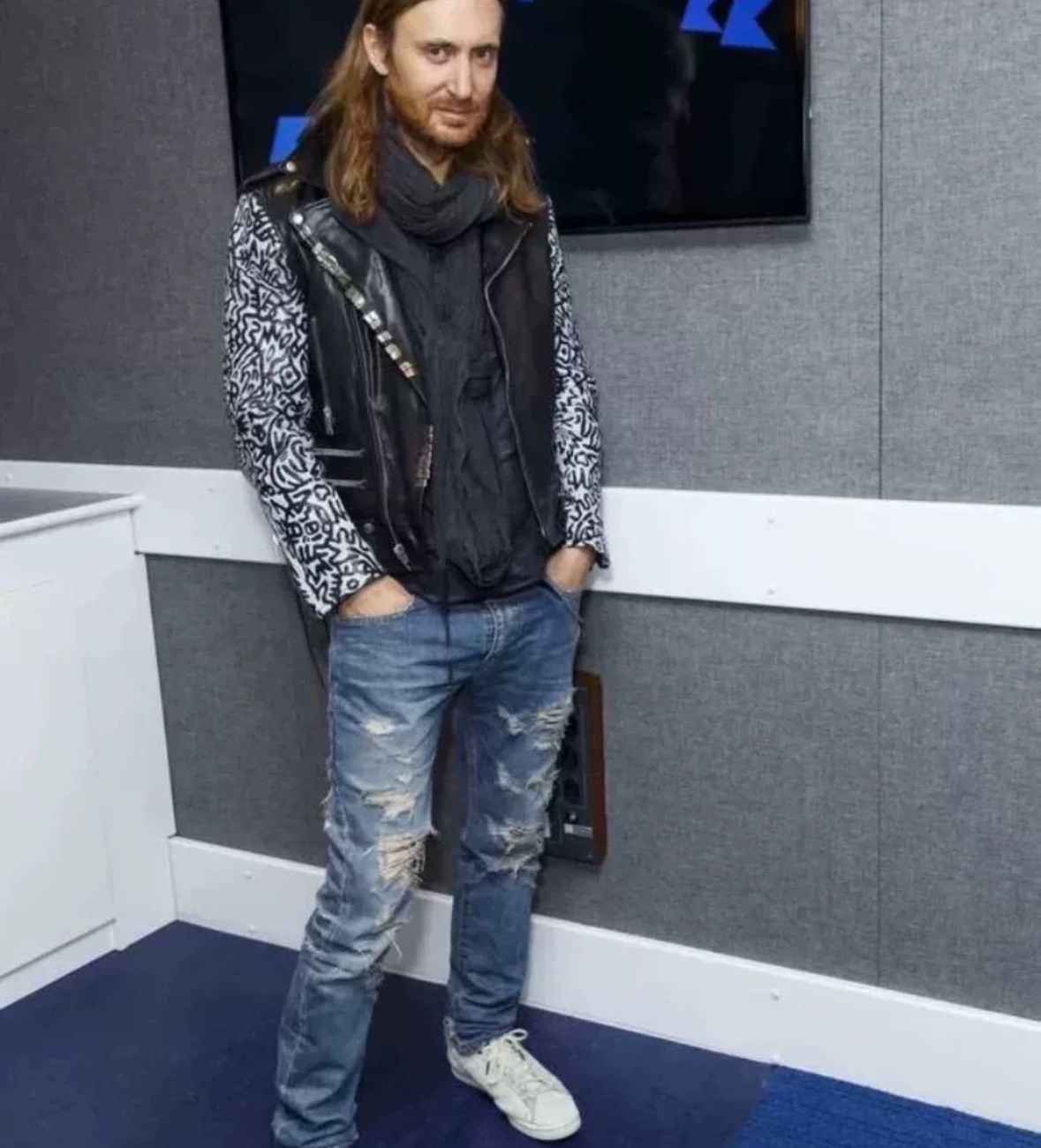 Saint Laurent Paris × Yves Saint Laurent Saint Laurent slp13fwD02 Year Old Corroded and Damaged Jeans Size US 31 - 8 Thumbnail