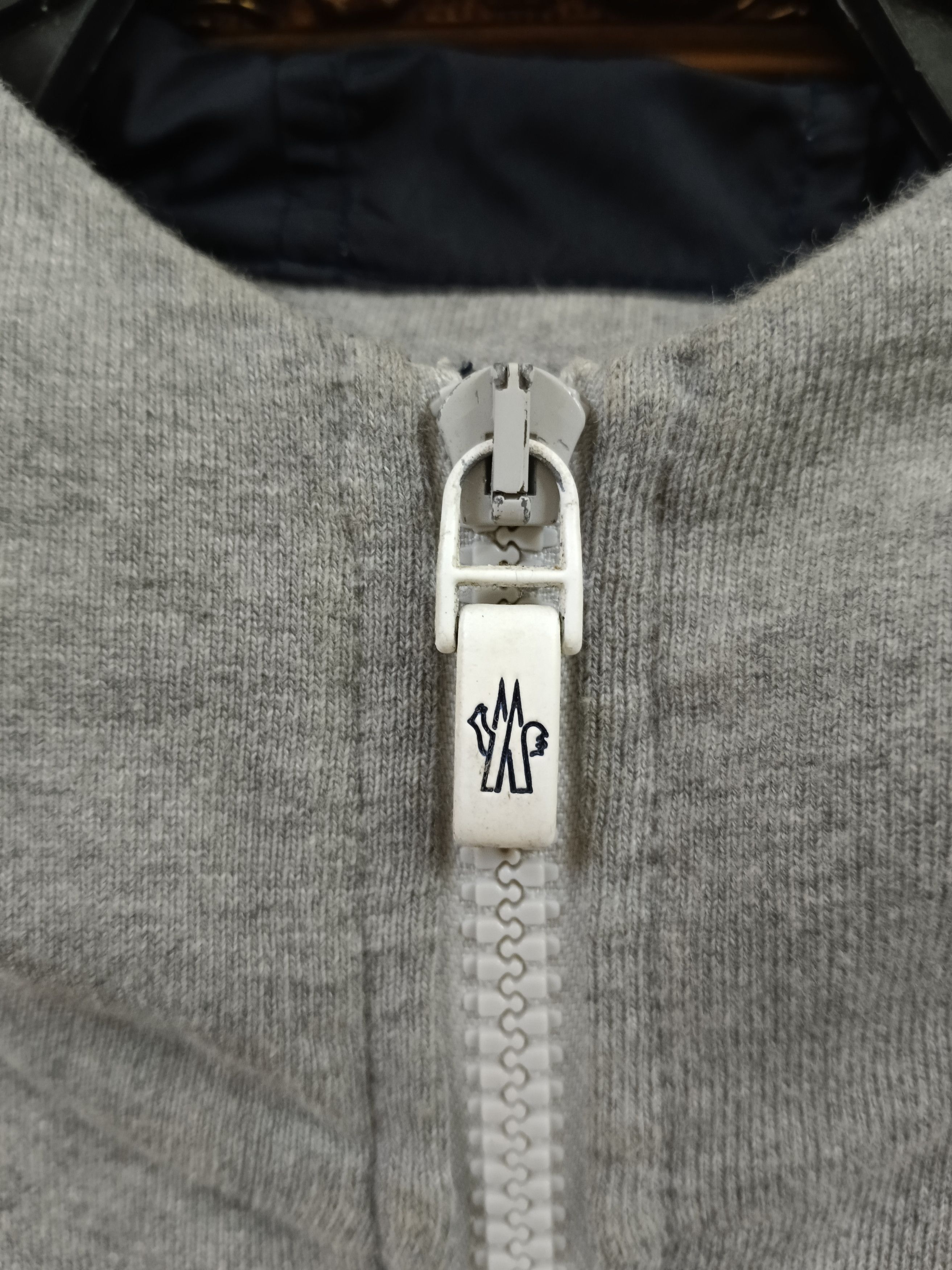 Moncler MONCLER GAMME BLUE MAGLIA CARDIGAN Size US L / EU 52-54 / 3 - 6 Thumbnail