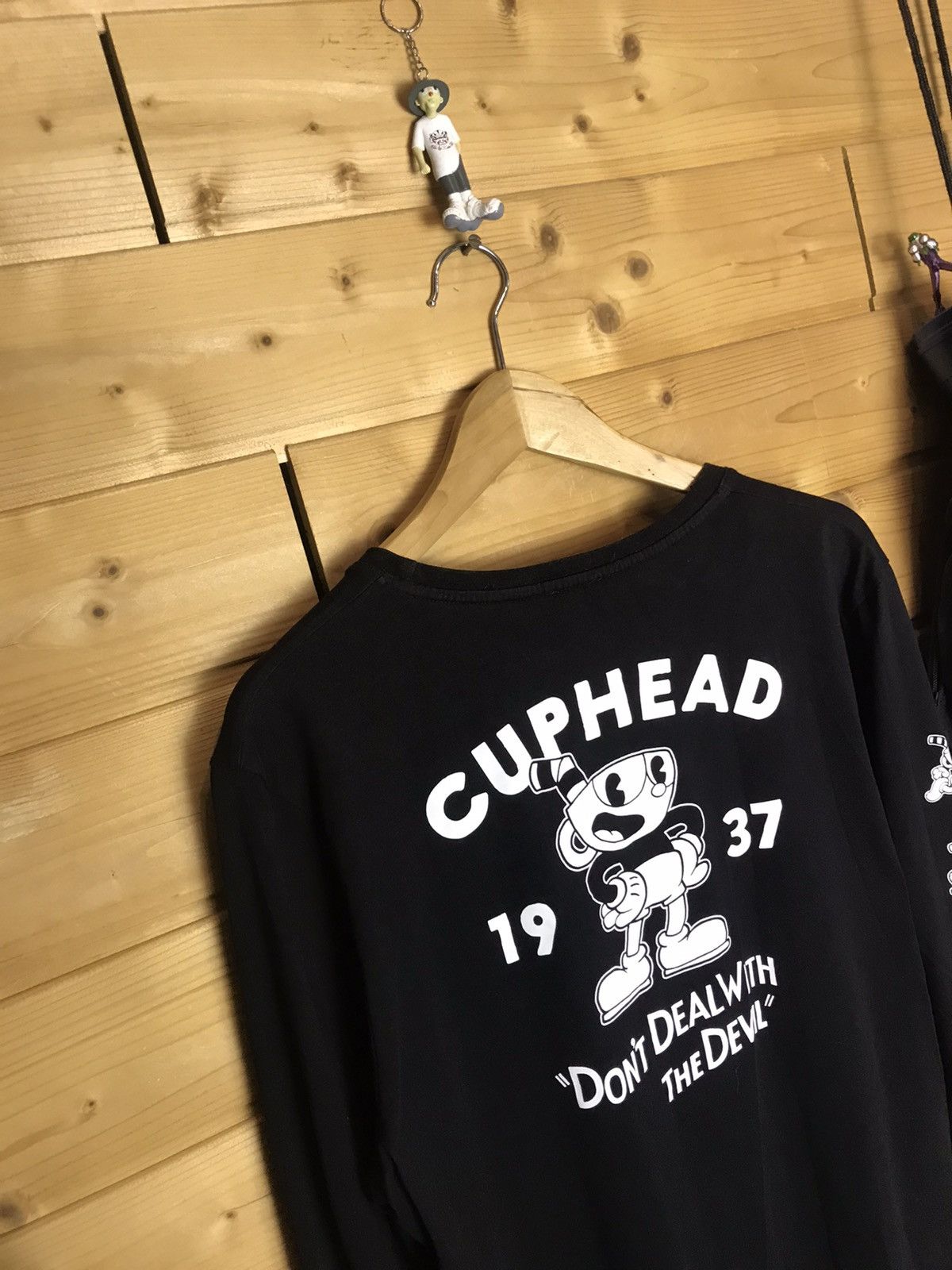 The Game Vintage Cuphead long sleeve shirt Size US L / EU 52-54 / 3 - 9 Thumbnail