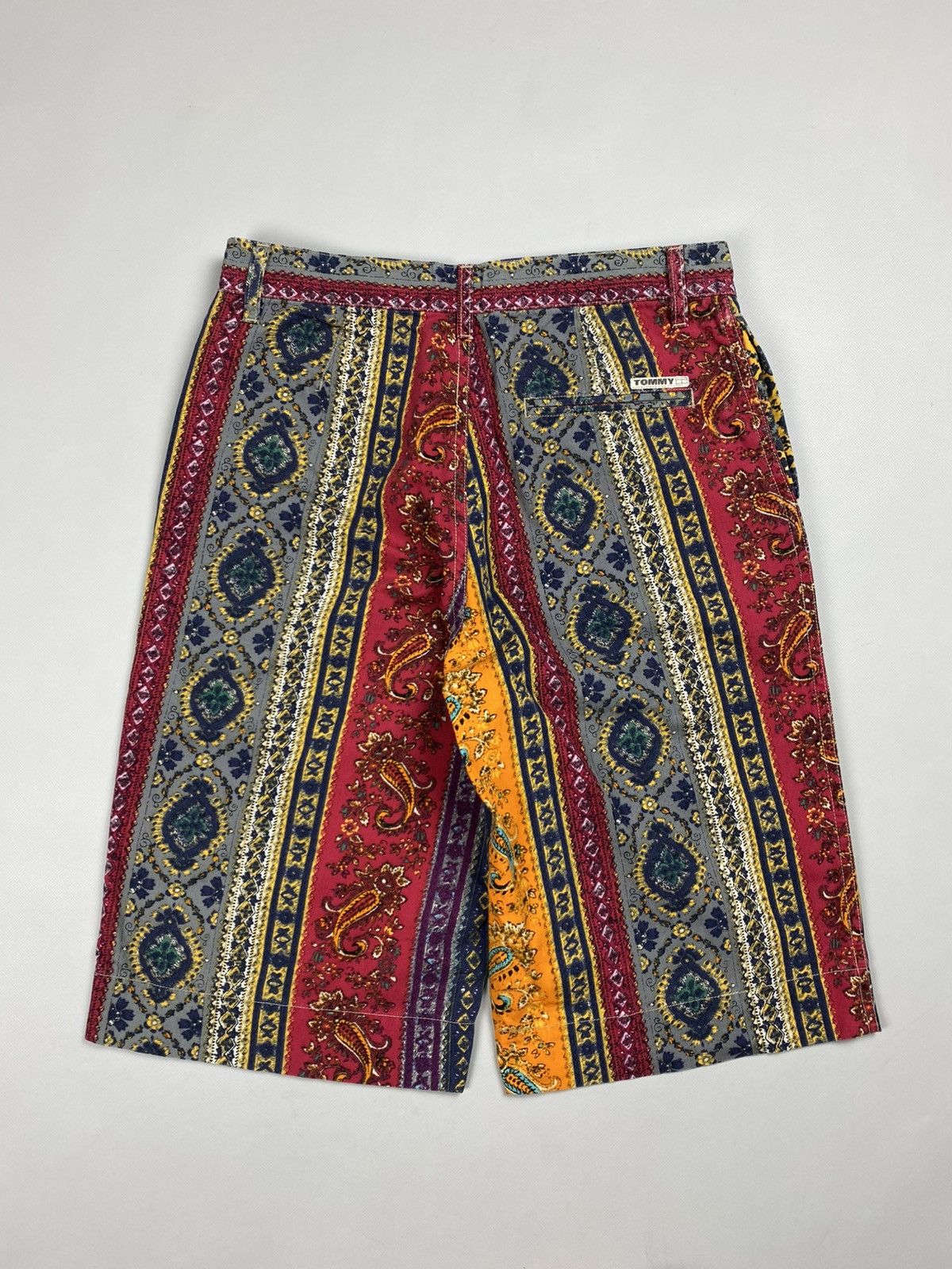 Tommy Hilfiger Tommy Hilfiger Jeans Vintage Patterned Shorts Size 30 Size US 30 / EU 46 - 16 Thumbnail