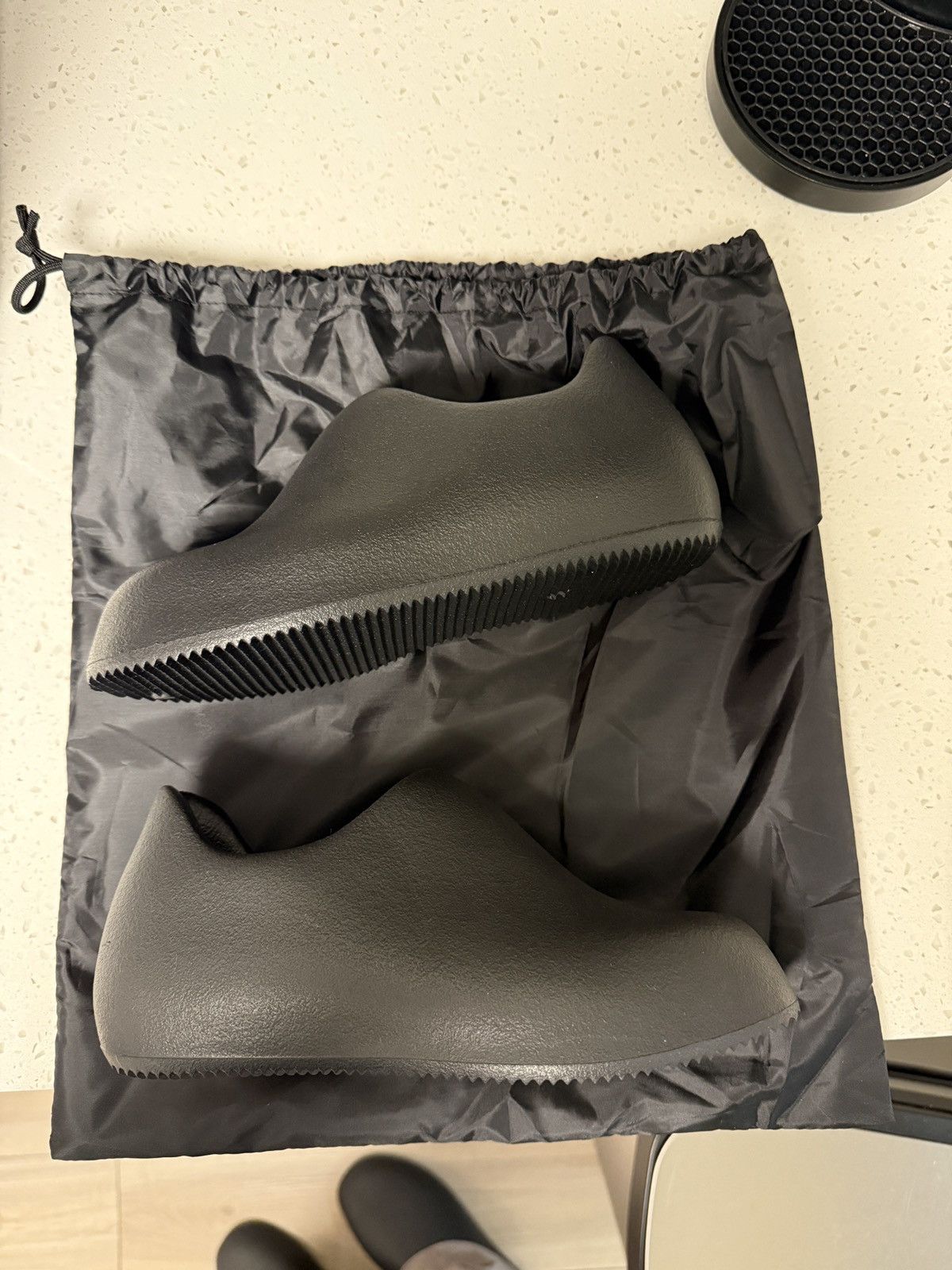 Yeezy Yeezy SL-02 Slip On Size 1 (fits Sz 4 Men Sz 5 Women) Size US 5.5 / IT 35.5 - 1 Thumbnail