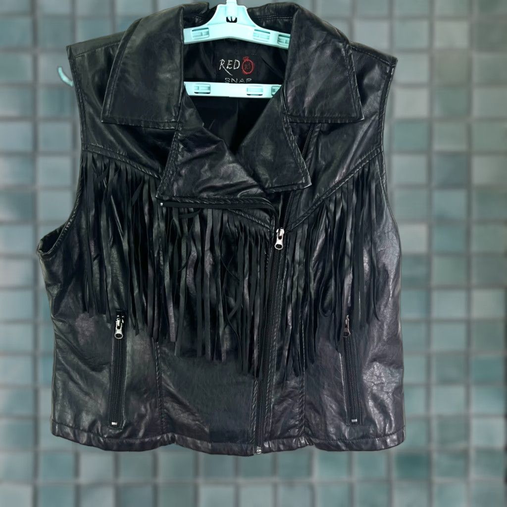 Vintage Red Snap Biker Vest Womens XL Black Faux Leather Fringed Zipper Pockets Short Jacket/Coat Pattern Solid Size XL Size XL / US 12-14 / IT 48-50 - 1 Thumbnail