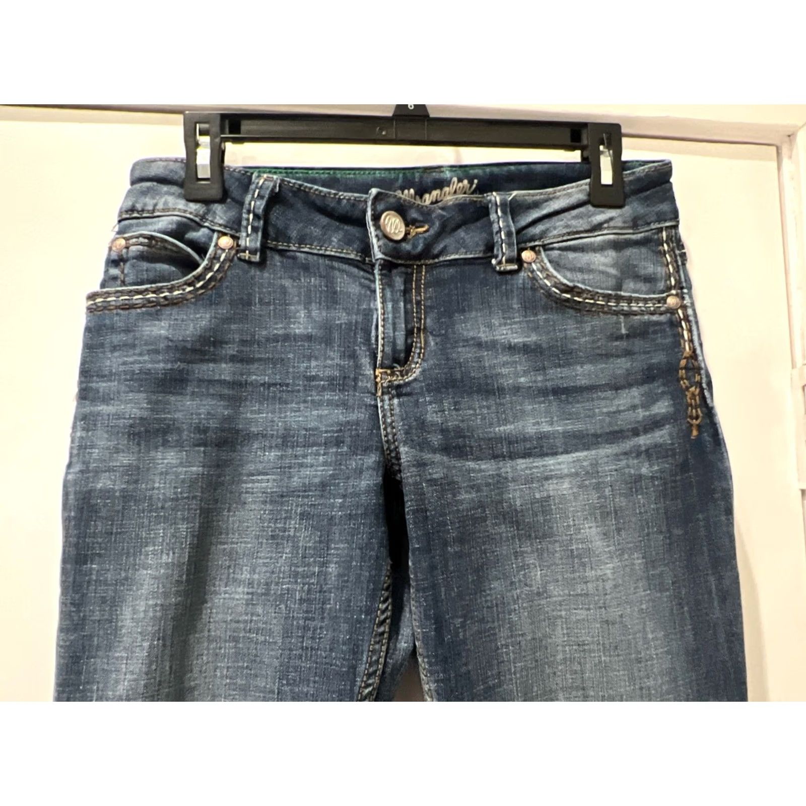 Wrangler Wrangler Jeans Bootcut Western Women 29 in 3/4 Cotton Blend Denim Embroidered Logo Flap Back Pockets Low Rise 33.5 in Inseam Booty Up Size 26" / US 2 / IT 38 - 4 Thumbnail