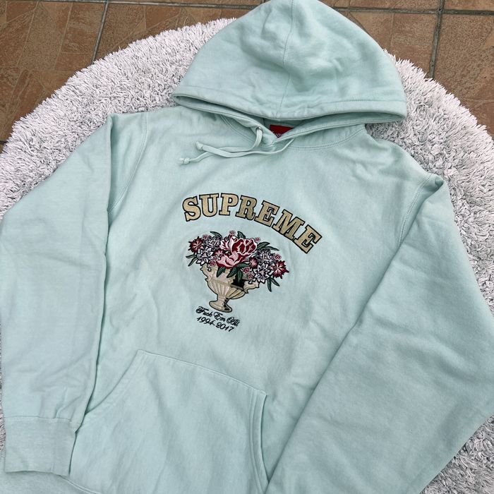 Supreme centerpiece clearance hoodie ice blue