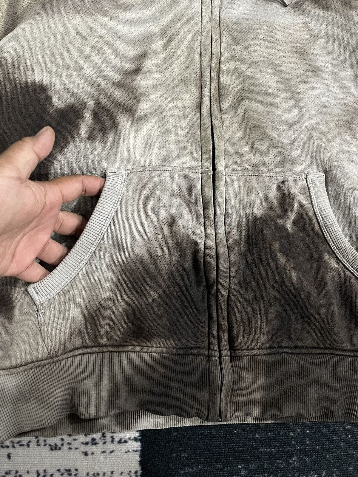 Uniqlo Uniqlo Distressed Sweatshirt Hoodie Size US XL / EU 56 / 4 - 6 Thumbnail