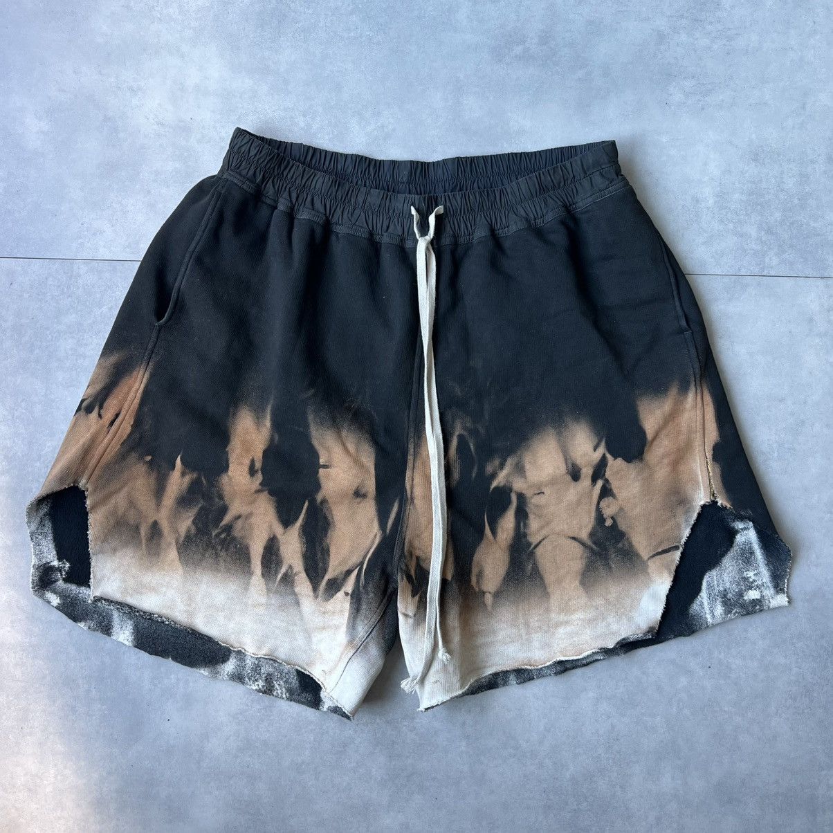 Rick Owens Rick Owens 2025 Bleach Dyed Shorts Size US 32 / EU 48 - 1 Thumbnail