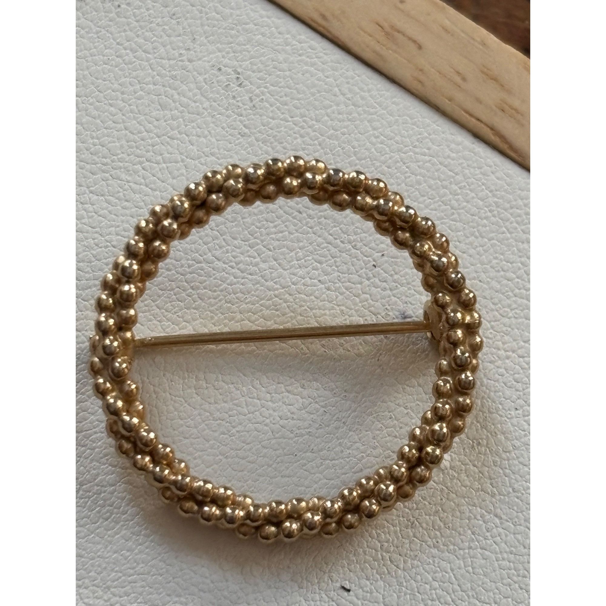 Other Vintage Gold Tone Leaf & Beaded Circle Brooch Set Size ONE SIZE - 4 Thumbnail