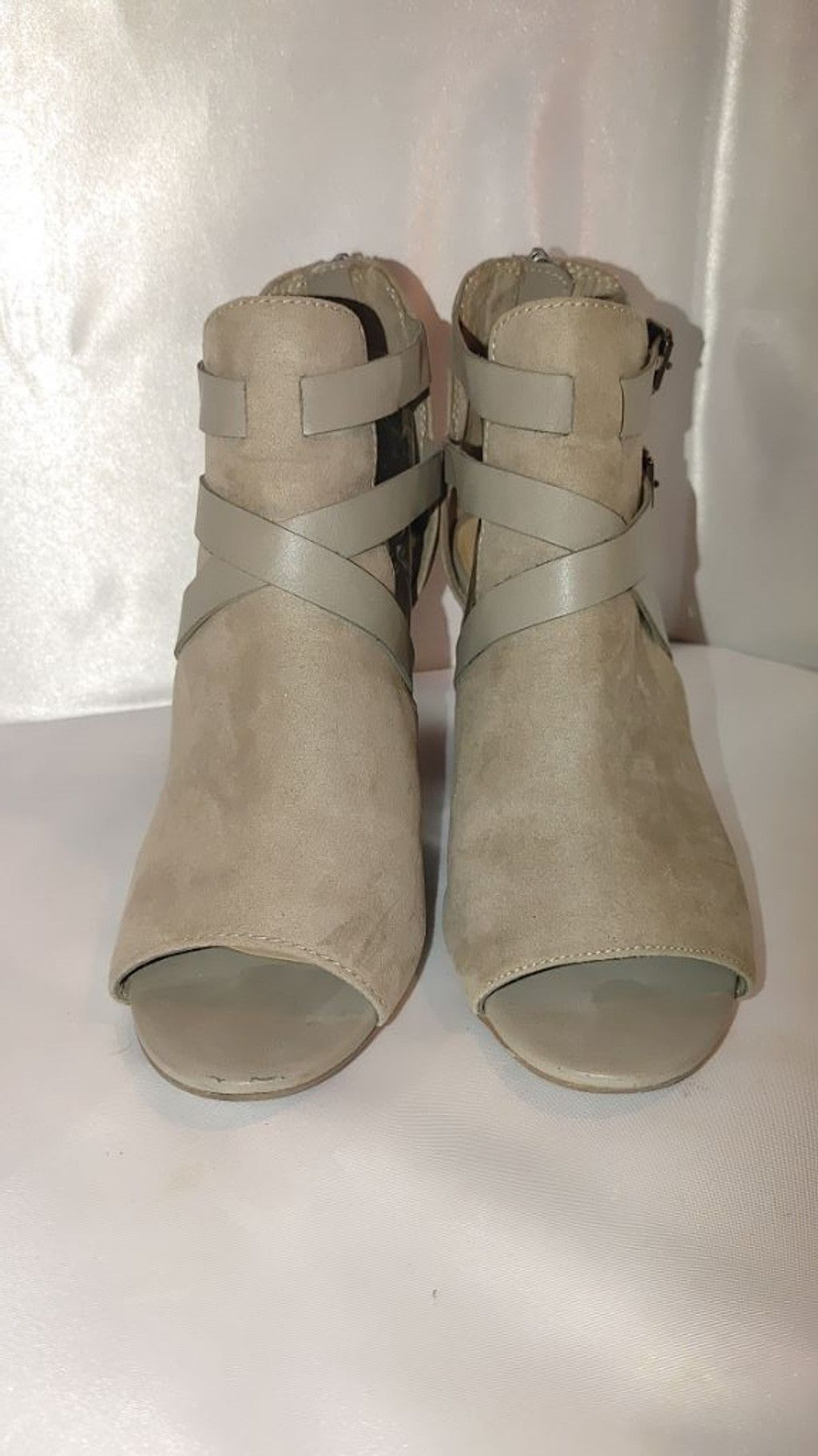 Sam Edelman Libby Edelman Peep Toe Booties Size 8 Size US 8 / IT 38 - 3 Thumbnail