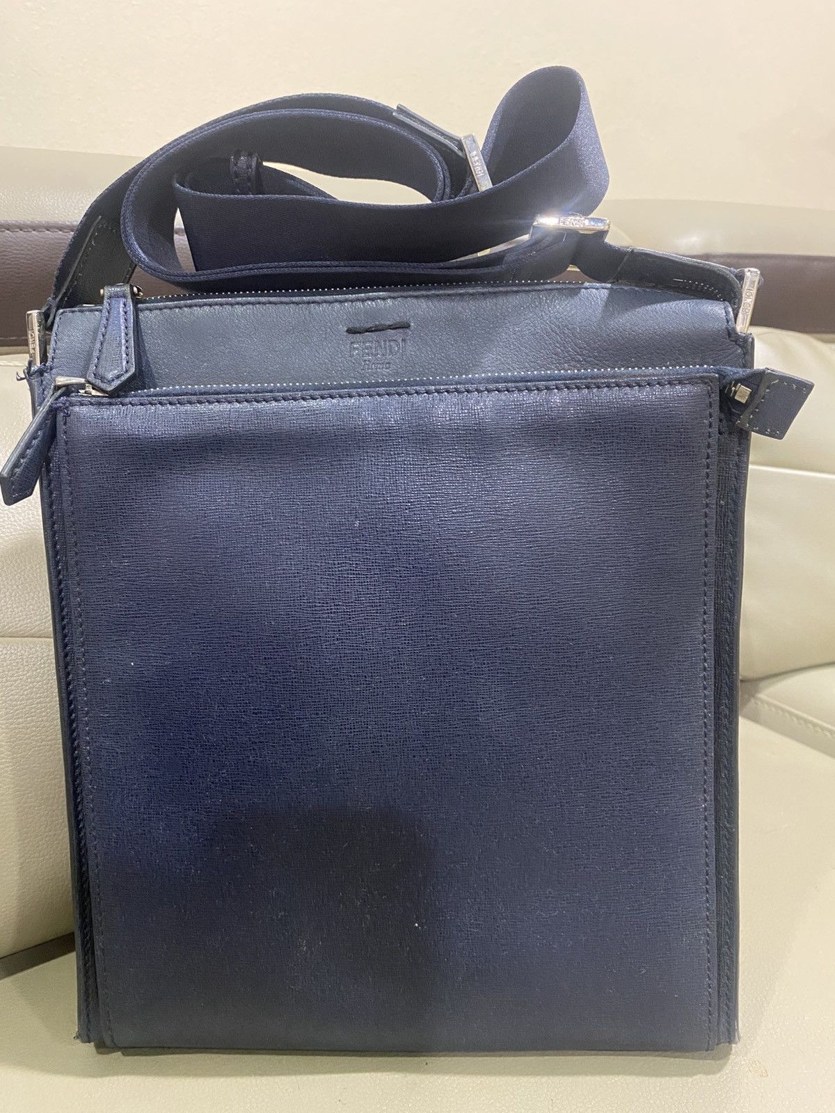 Fendi Authentic Fendi Roma Sling Leather Bag Size ONE SIZE - 1 Thumbnail