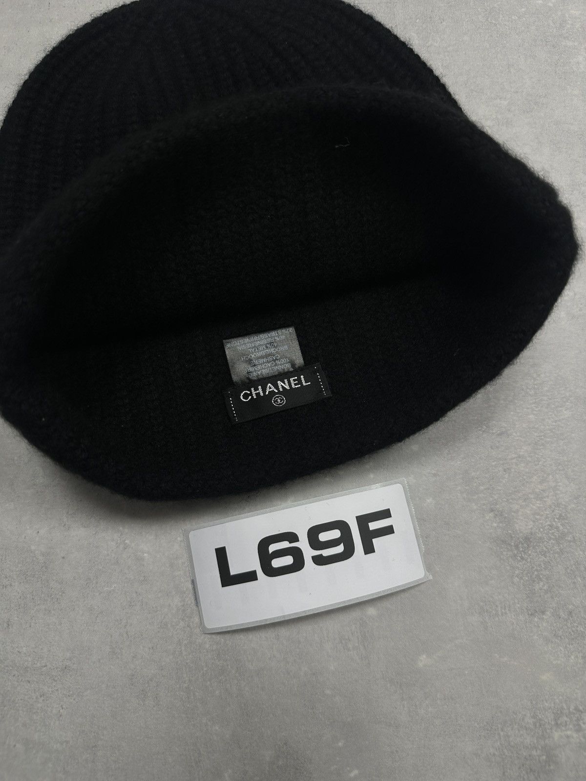 Chanel Chanel Removable Rhinestone CC Logo Cashmere Beanie Black Size ONE SIZE - 7 Thumbnail