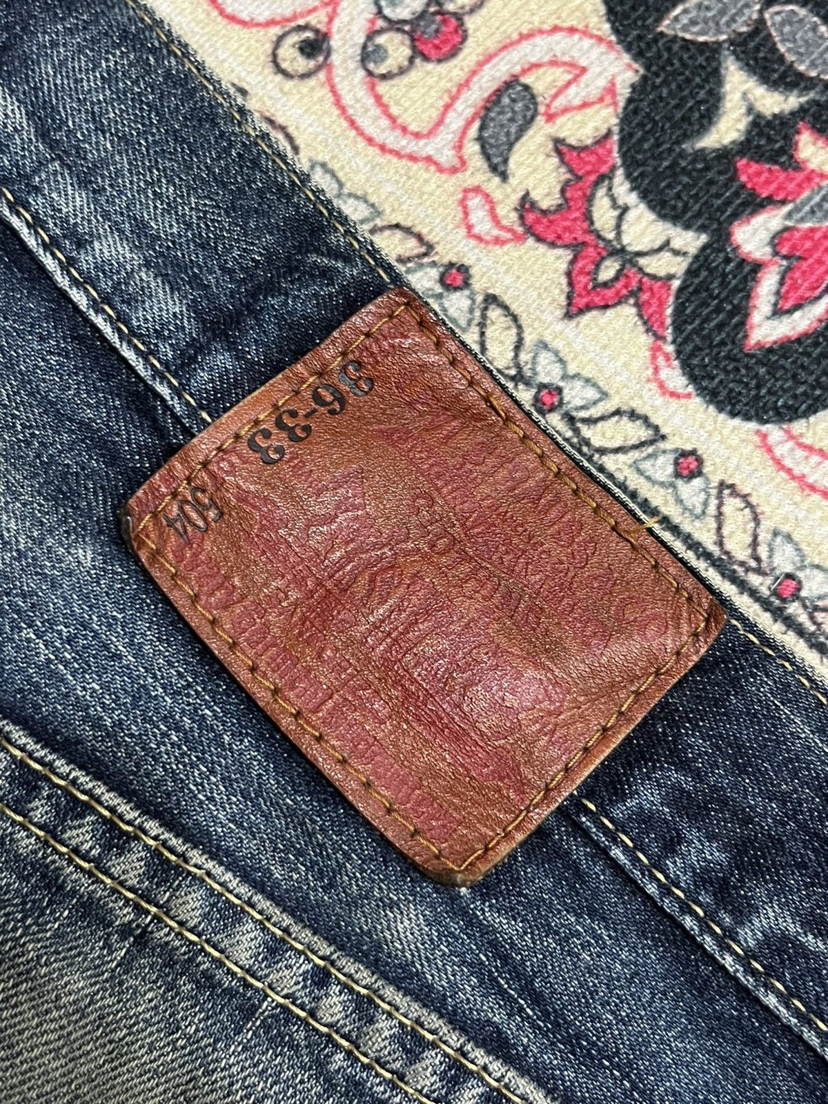 Levi's Y2K Levi’s 504 Dark Blue Faded Washed Distressed Baggy Jeans Size US 36 / EU 52 - 9 Thumbnail