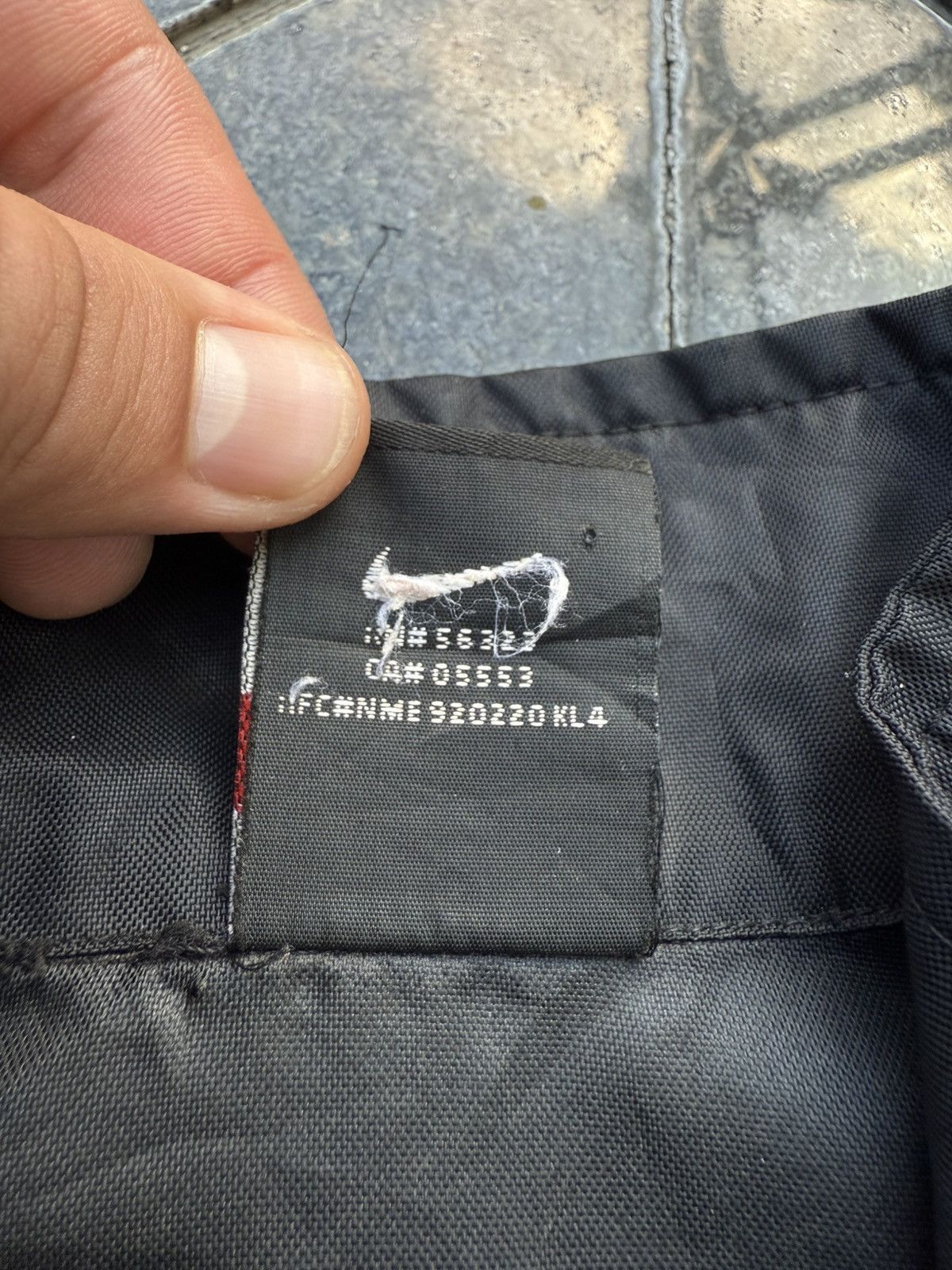 Nike 90’s NIKE RARE SWOOSH LOGO Y2K RETROVINTAGE NYLON ZIP JACKET Size US L / EU 52-54 / 3 - 9 Thumbnail