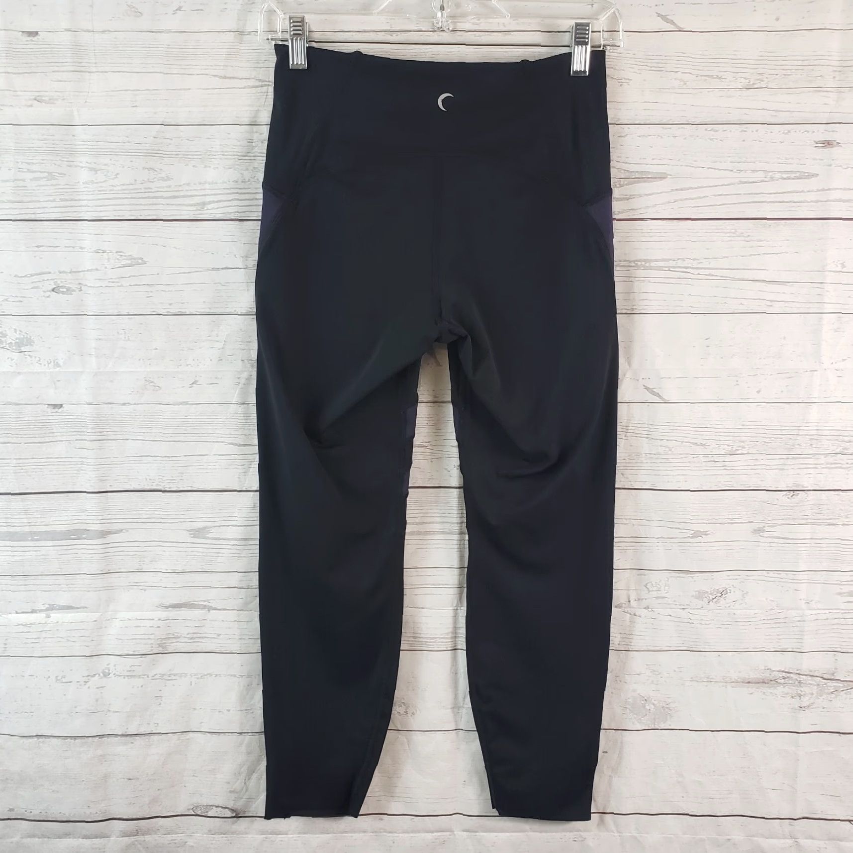 Vintage Zyia Womens Cropped Leggings Sz 6-8 Black Blue Mid Rise Leggings Womens Activewear Pull On 23.5 Inseam Size 28" / US 6 / IT 42 - 3 Thumbnail