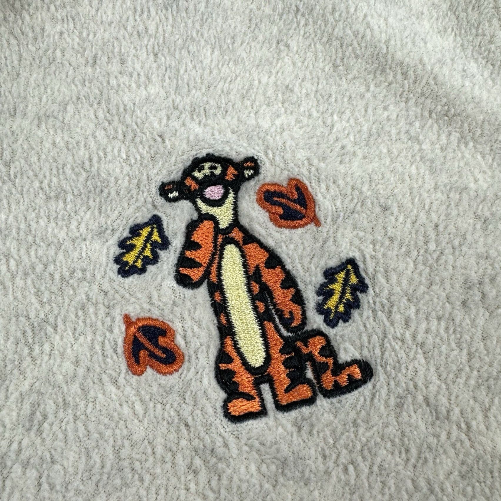 Vintage VINTAGE Winnie the Pooh Jacket Women's Medium Gray Fleece Fall 1954ra Winnie the Pooh Womens Jacket Size M / US 6-8 / IT 42-44 - 3 Thumbnail