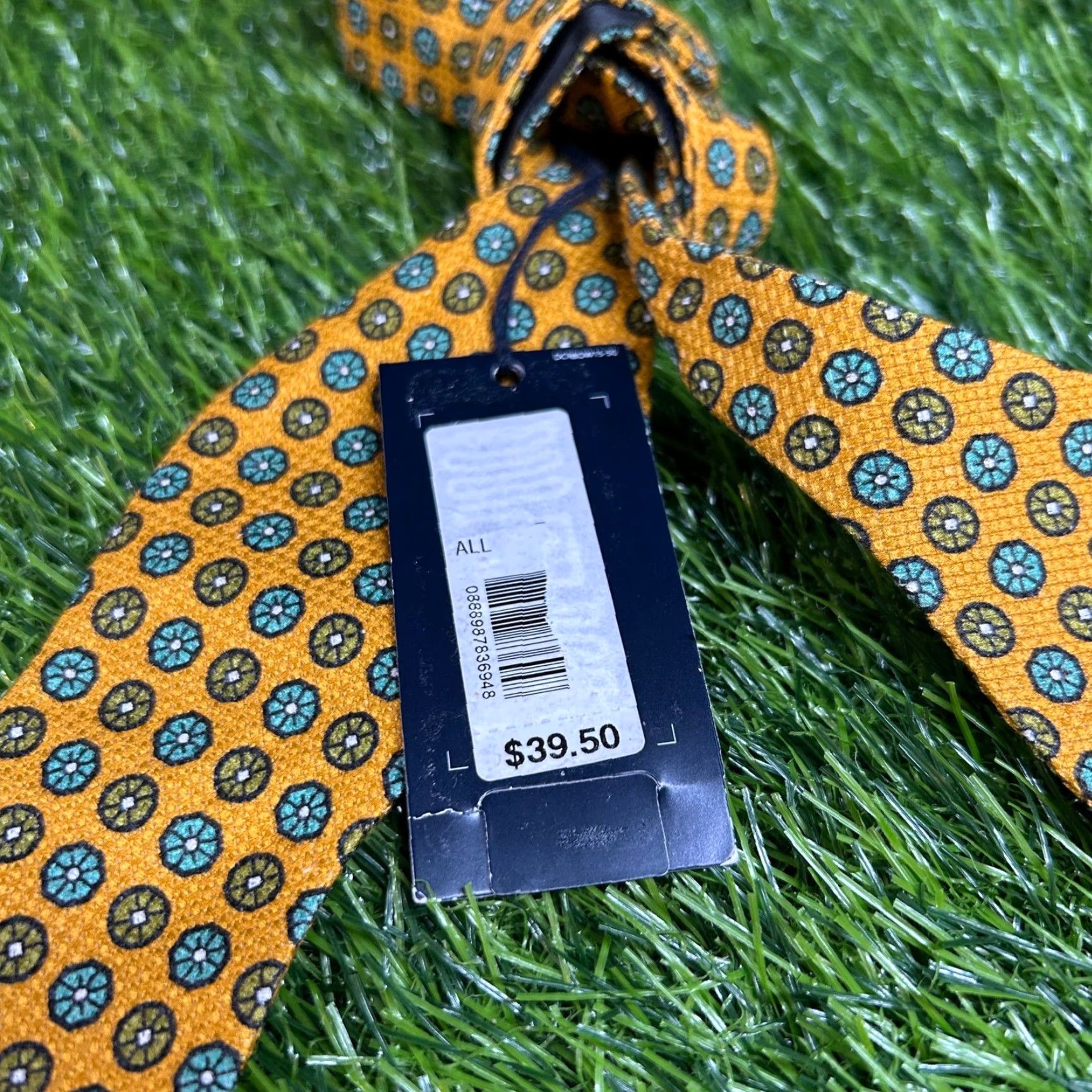 Cremieux Cremieux Bow Tie Gold Medallion Pattern Silk Self Tie Formal Party Mens NWT Giftable Accessories Mens Tie Geometric Pattern Gold Size ONE SIZE - 4 Thumbnail
