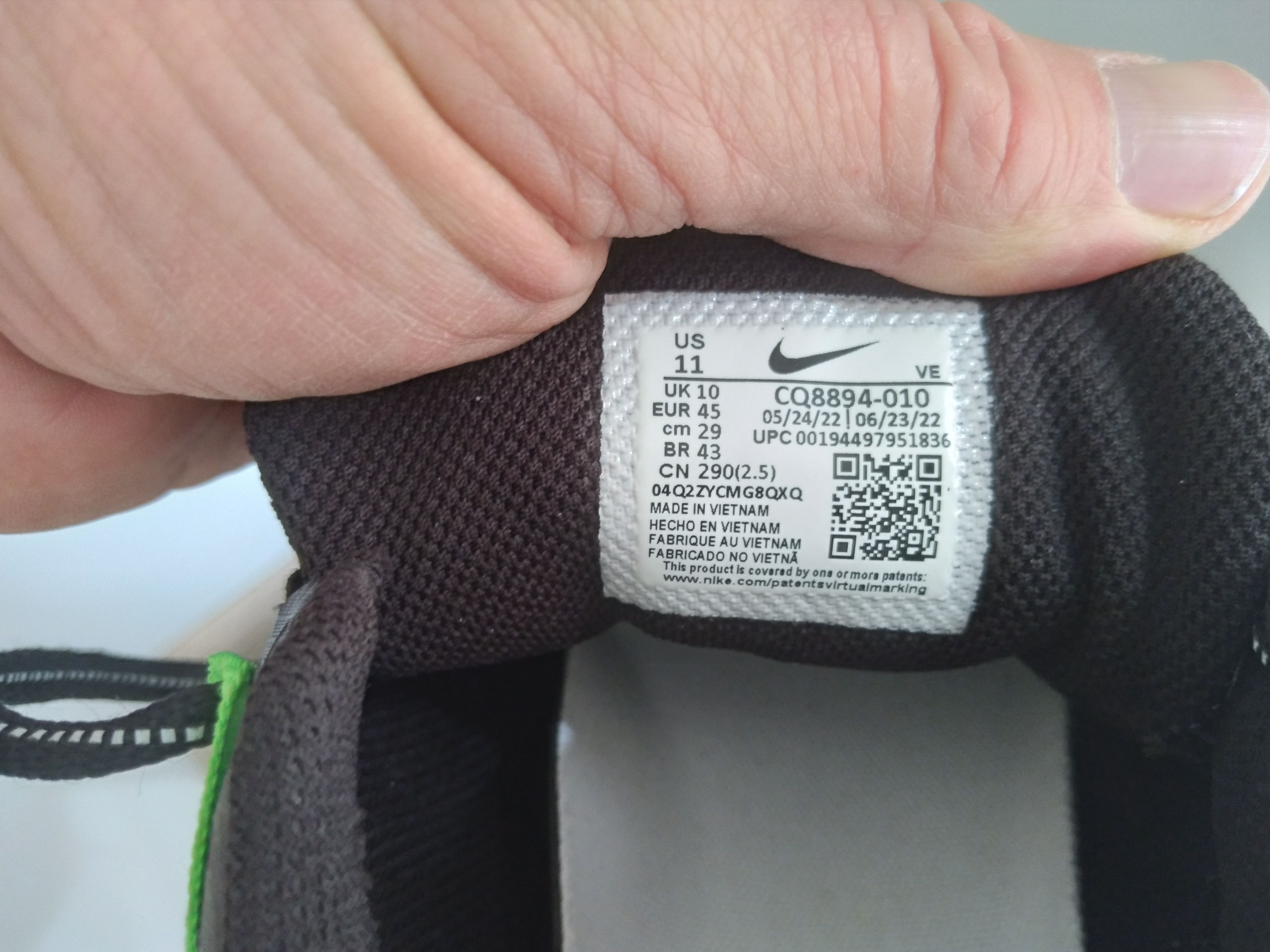 Nike Nike Quest 3 Shield / Running Shoe Size US 11 / EU 44 - 8 Thumbnail