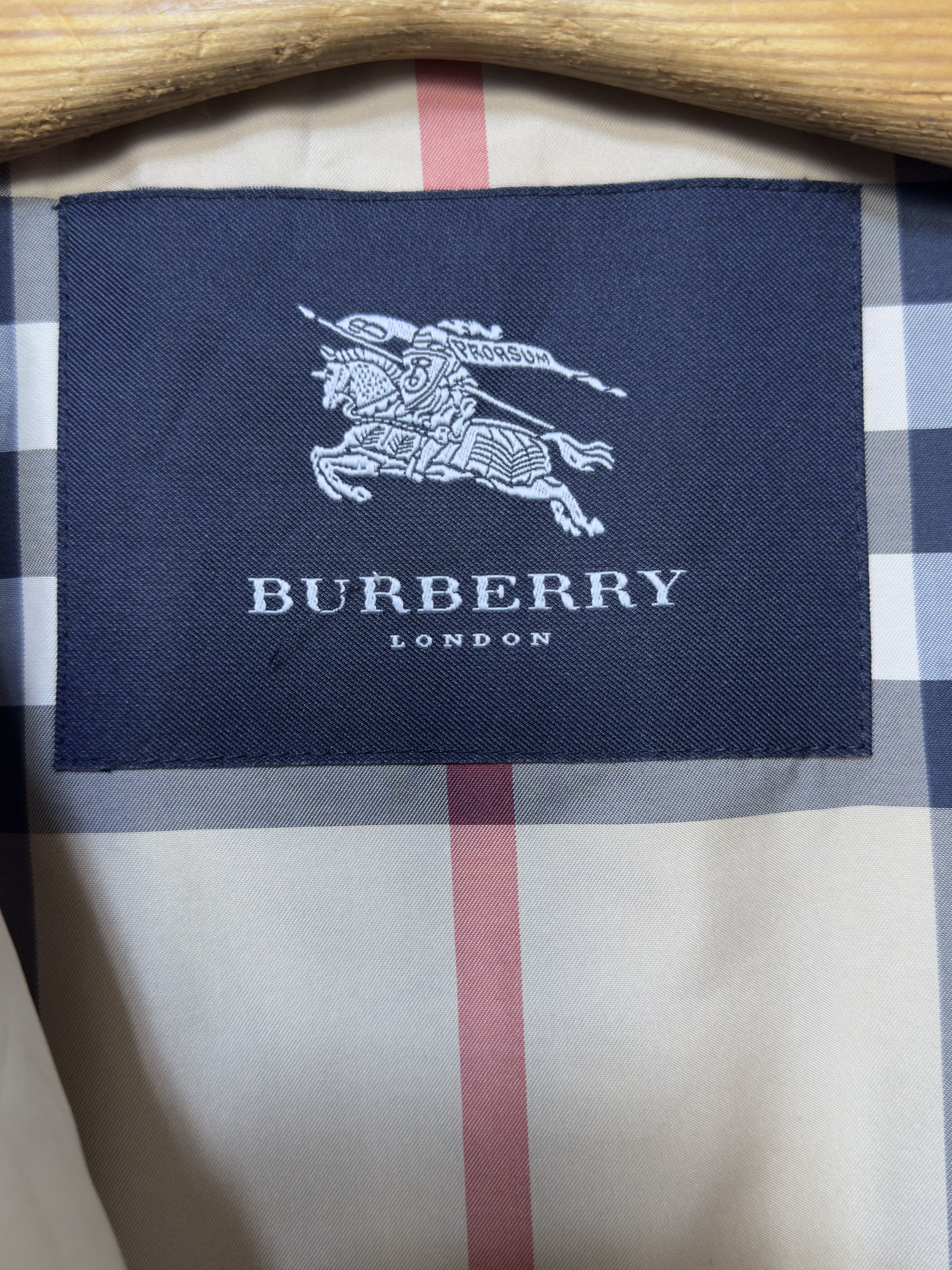 Burberry 🔥 Burberry trench coat novacheck quarter lining size L Size US L / EU 52-54 / 3 - 13 Thumbnail