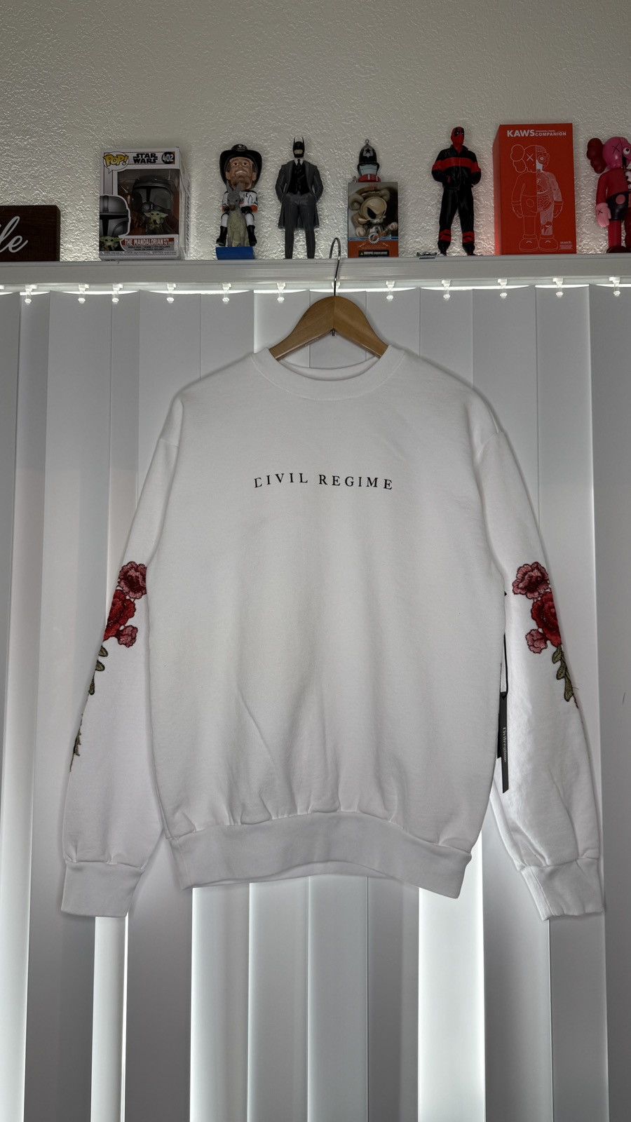 Civil Regime Civil Regime Rose Embroidered Crewneck – New With Tags Size US S / EU 44-46 / 1 - 1 Thumbnail