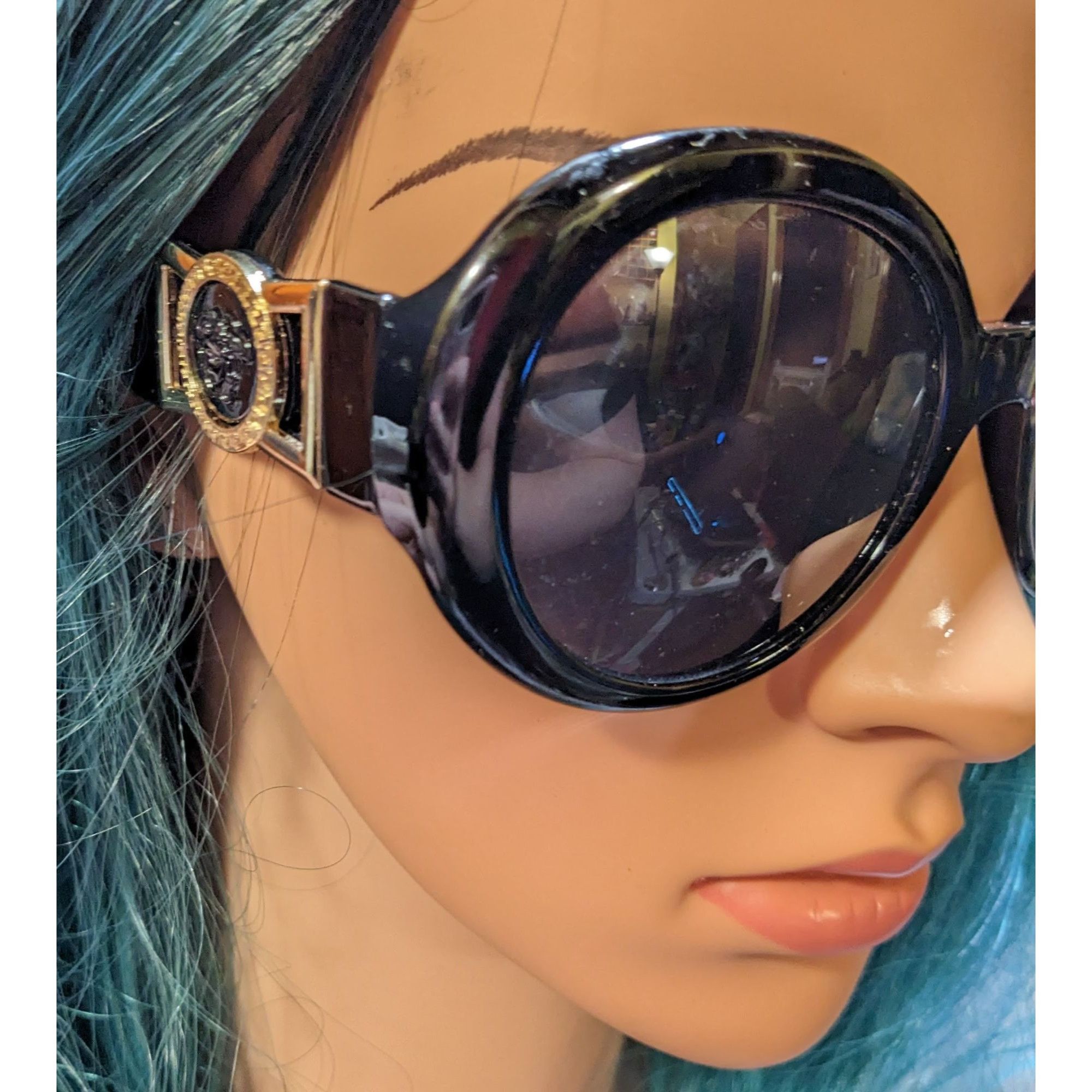Versace Versace Retro Black And Gold Emblem Oversized Sunglasses Size ONE SIZE - 9 Thumbnail