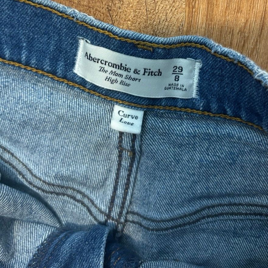 Abercrombie & Fitch Abercrombie & Fitch The Mom Short High Rise Curve Love 29/8 Size 30" / US 8 / IT 44 - 4 Thumbnail