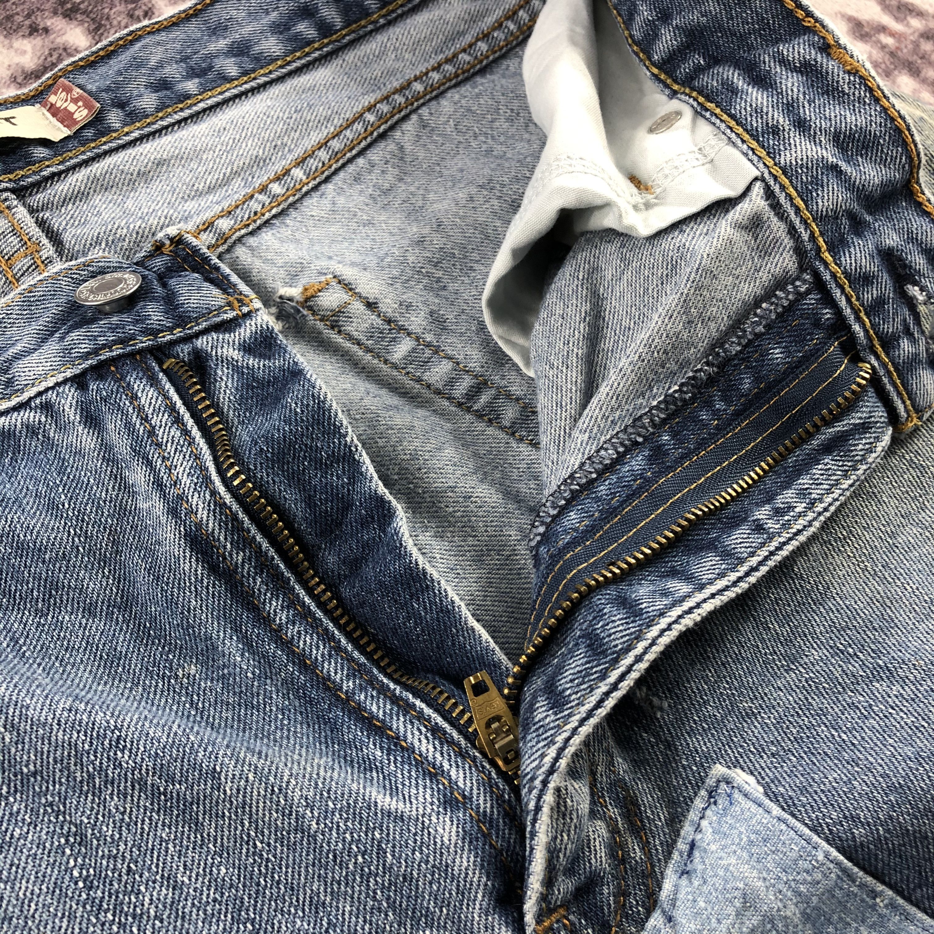 Levi's × Vintage Vintage Blue Wash Levis 505 Jeans-JM3120 Size US 33 - 9 Thumbnail