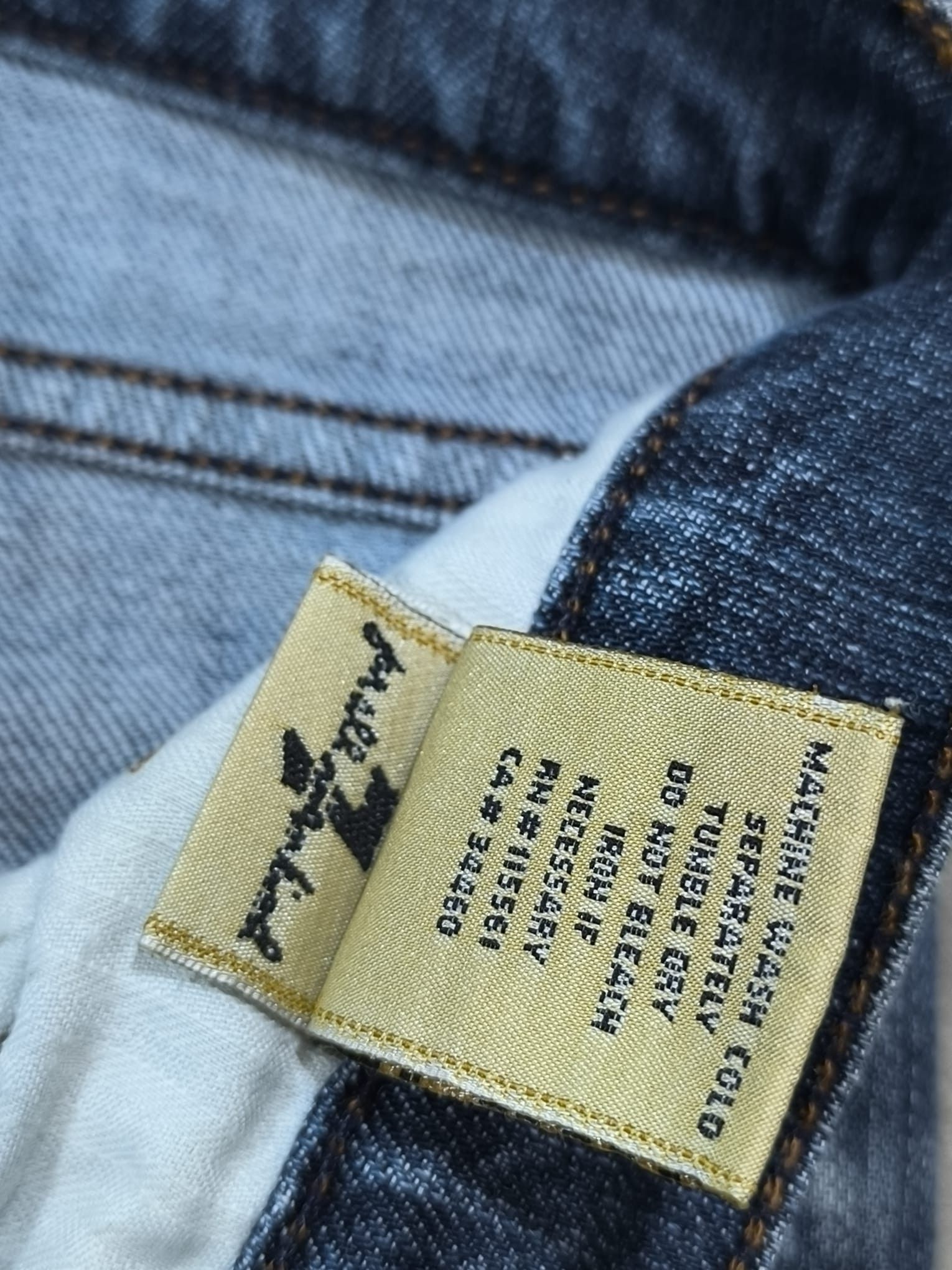 7 For All Mankind 7FORALLMANKIND DISTRESSED LOWRISE BOOTCUT JEANS Size 30" / US 8 / IT 44 - 8 Thumbnail