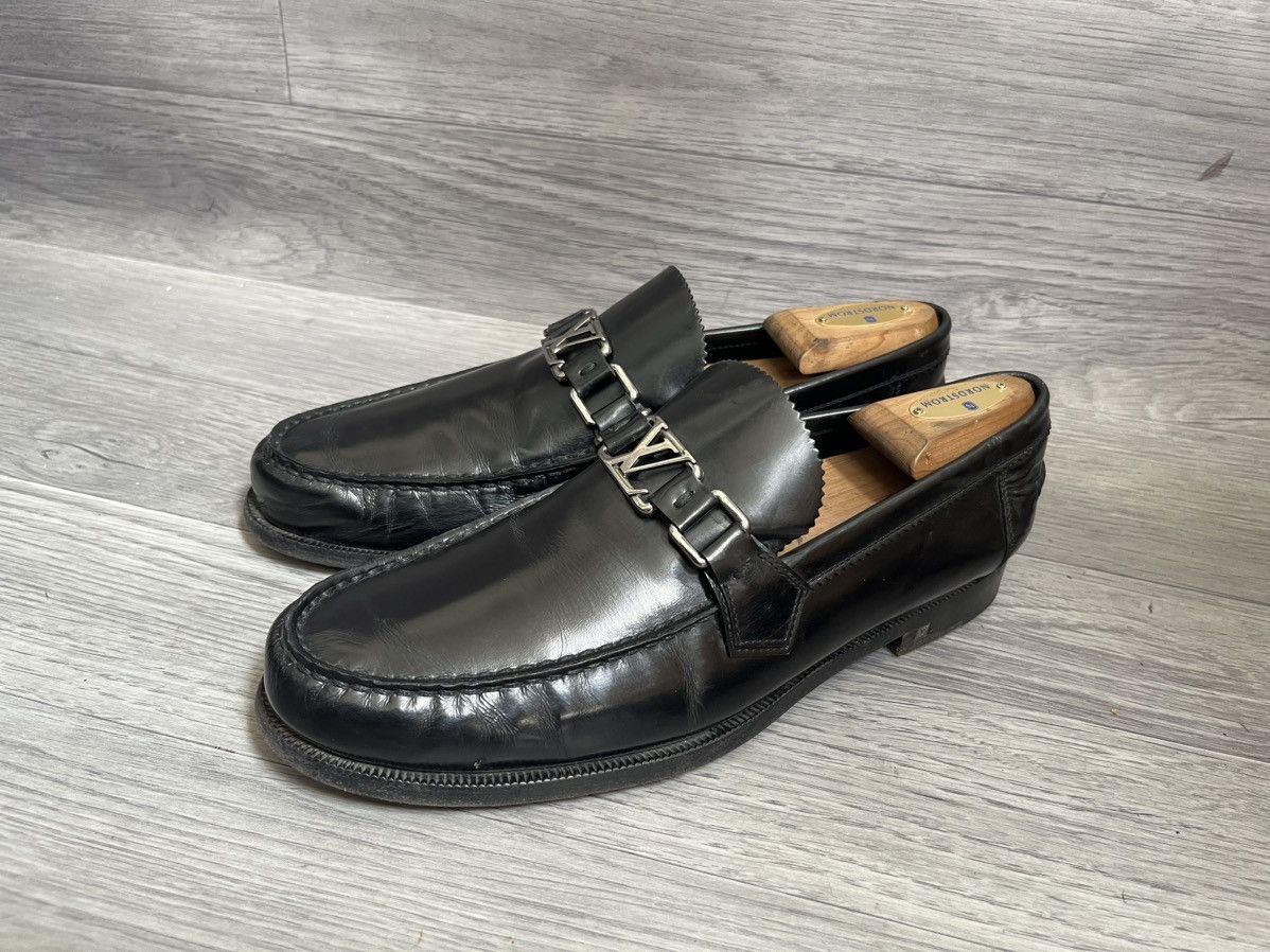 Louis Vuitton Louis Vuitton major LV logo slip on loafers uk 7.5 Size US 8.5 / EU 41-42 - 2 Thumbnail