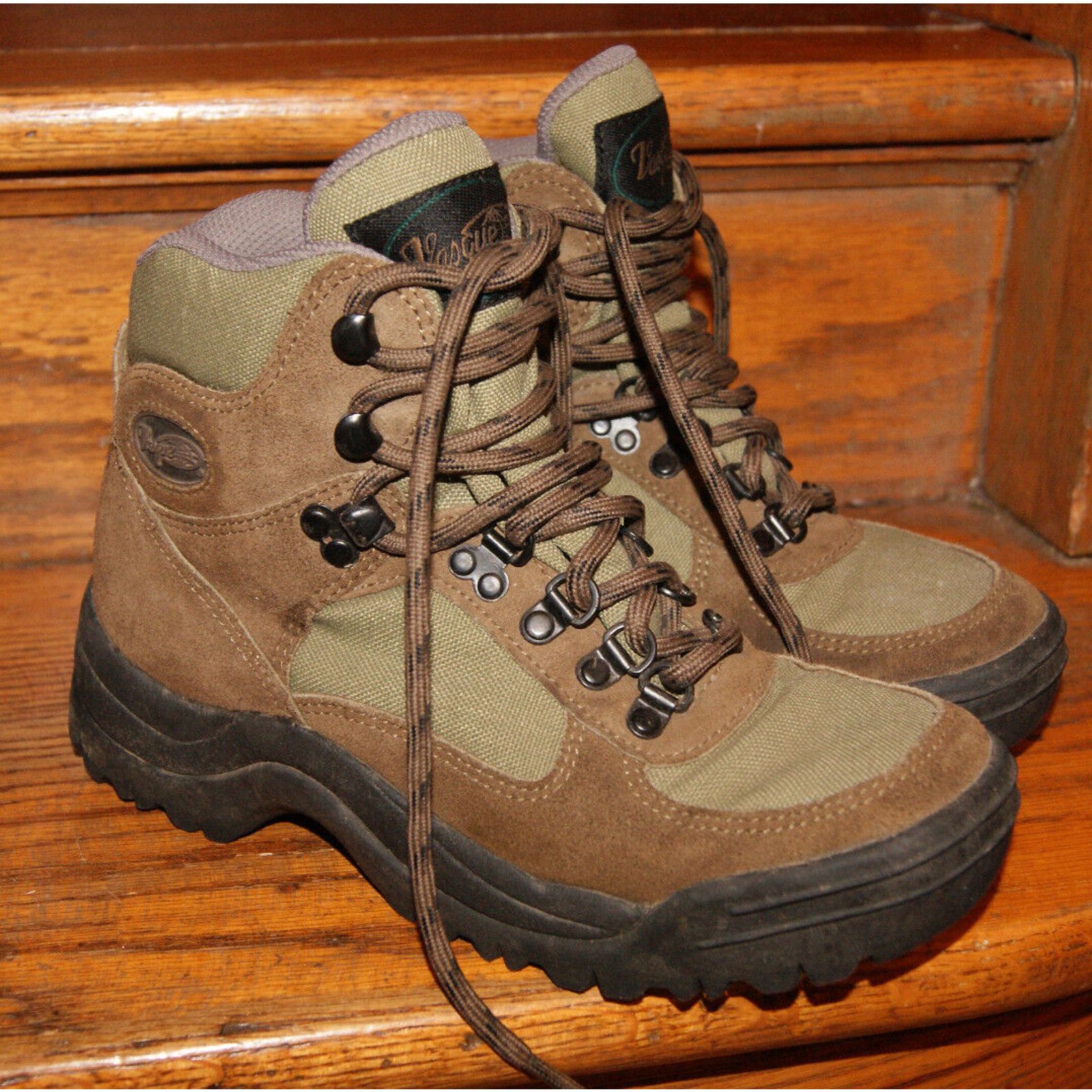 Vasque Womens Vasque Leather Hiking Boots Ultra Dry Waterproof 6M Size US 6 / IT 36 - 1 Thumbnail