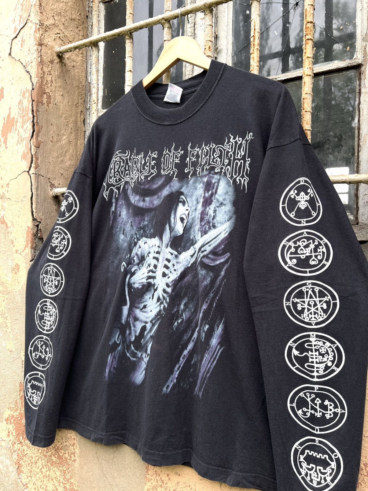 Band Tees VTG 2000 Cradle Of Filth L/S Total Fucking Darkness Shirt XL Size US XL / EU 56 / 4 - 4 Thumbnail