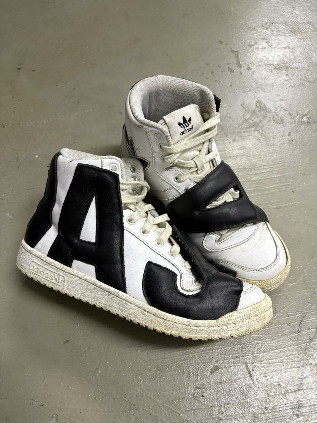 Adidas × Jeremy Scott adidas Originals Jeremy Scott LETTERS LEATHER Black White Size US 8.5 / EU 41-42 - 9 Thumbnail