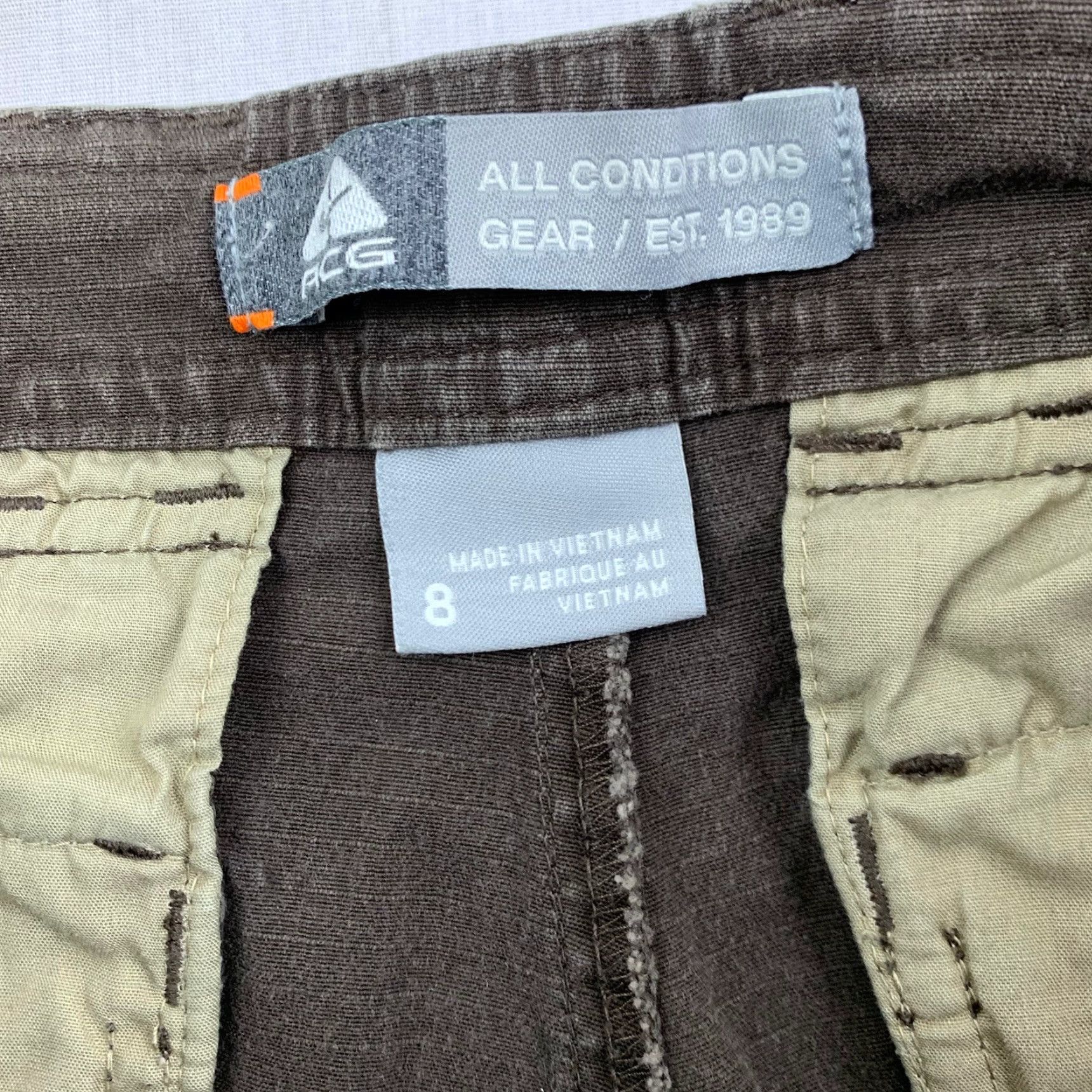 Nike ACG VINTAGE Nike ACG Shorts Womens 8 Brown Hiking Outdoor Nature Pockets Y2K Rugged Size 30" / US 8 / IT 44 - 7 Thumbnail