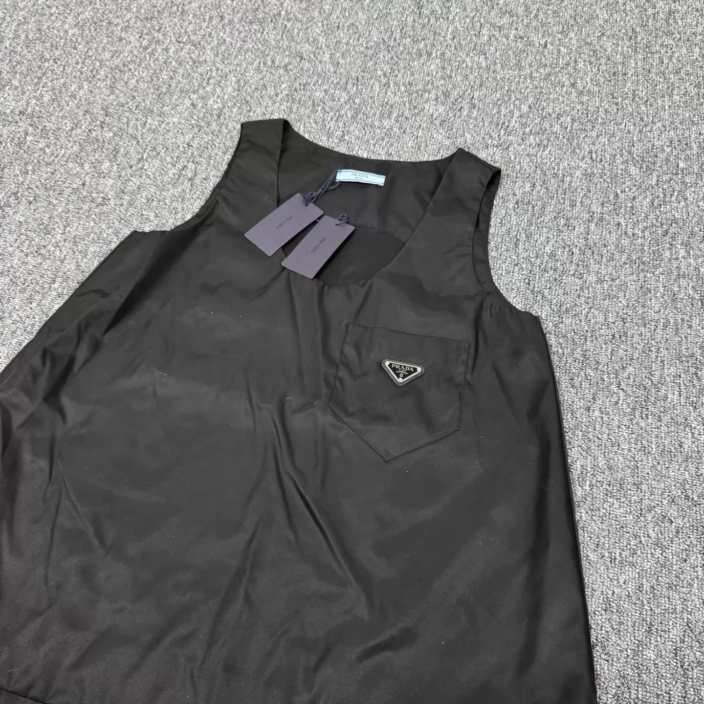 Prada Prada Black Nylon Sleeveless Top Tri Logo 44 New With Tags Size M / US 6-8 / IT 42-44 - 3 Thumbnail