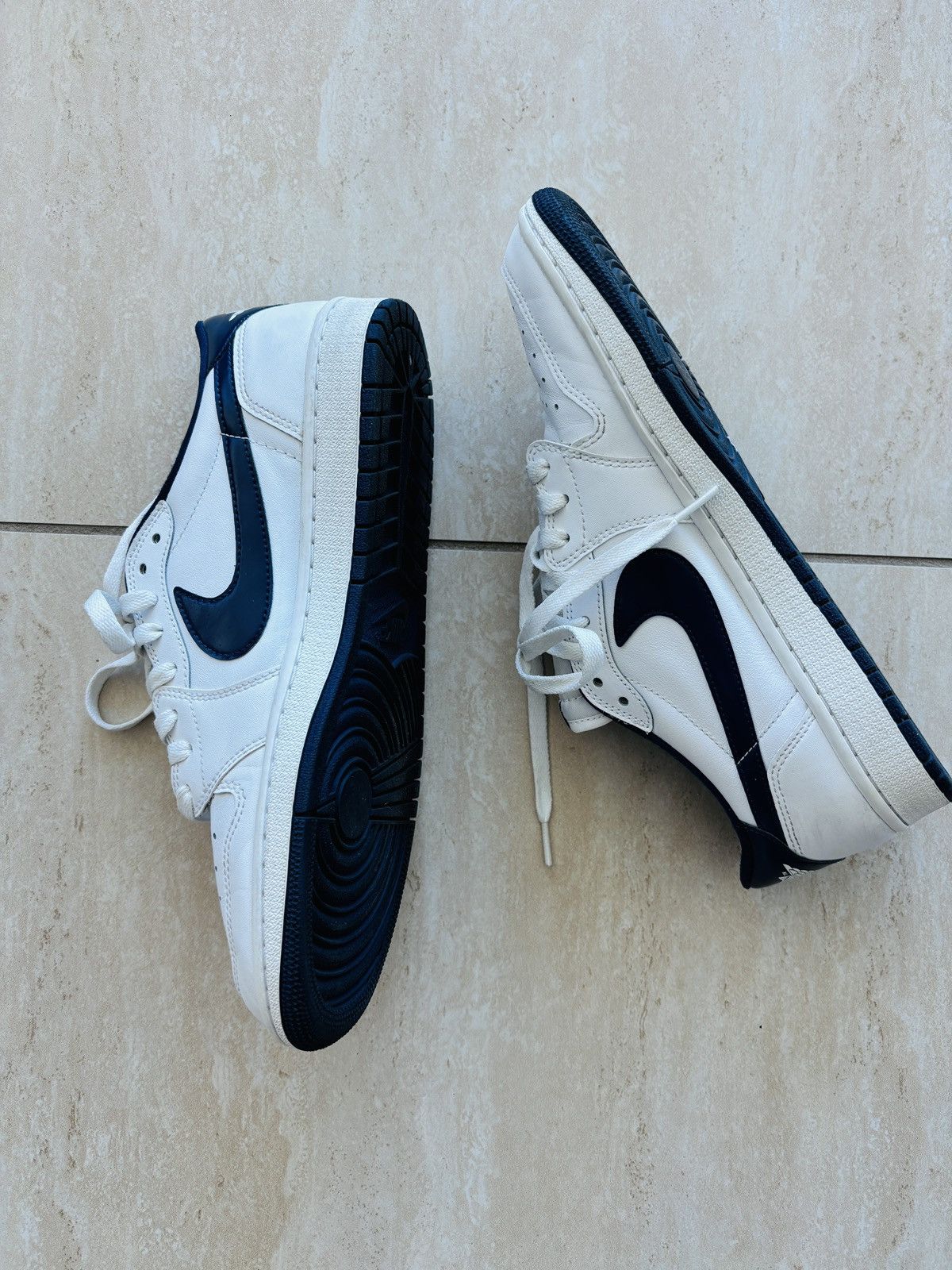 Jordan Brand × Nike NIKE JORDAN 1 LOW OG Size US 10 / EU 43 - 3 Thumbnail