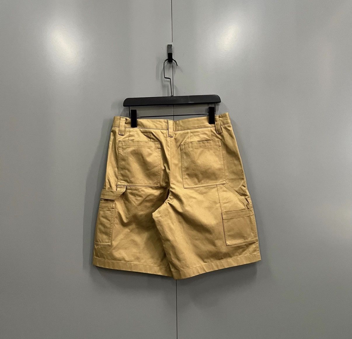 Burberry Burberry Khaki Shorts J41 Size US 32 / EU 48 - 2 Thumbnail