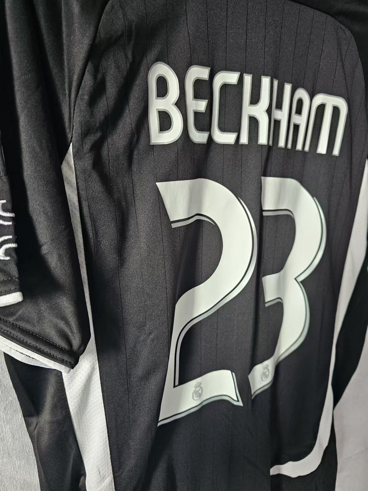 Other 2006 07 Real Madrid #23 David Beckham Jersey L Size US L / EU 52-54 / 3 - 4 Thumbnail