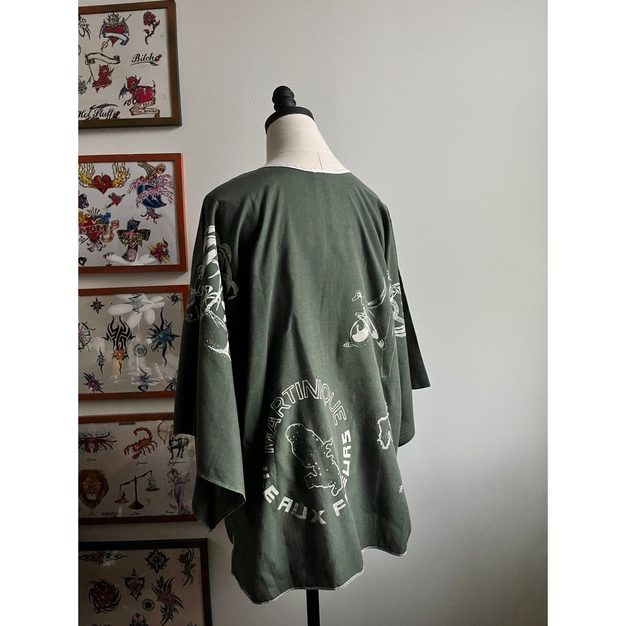 Vintage 90s vintage tee tunic Martinique flower island shirt 1990s Size US XL / EU 56 / 4 - 8 Thumbnail