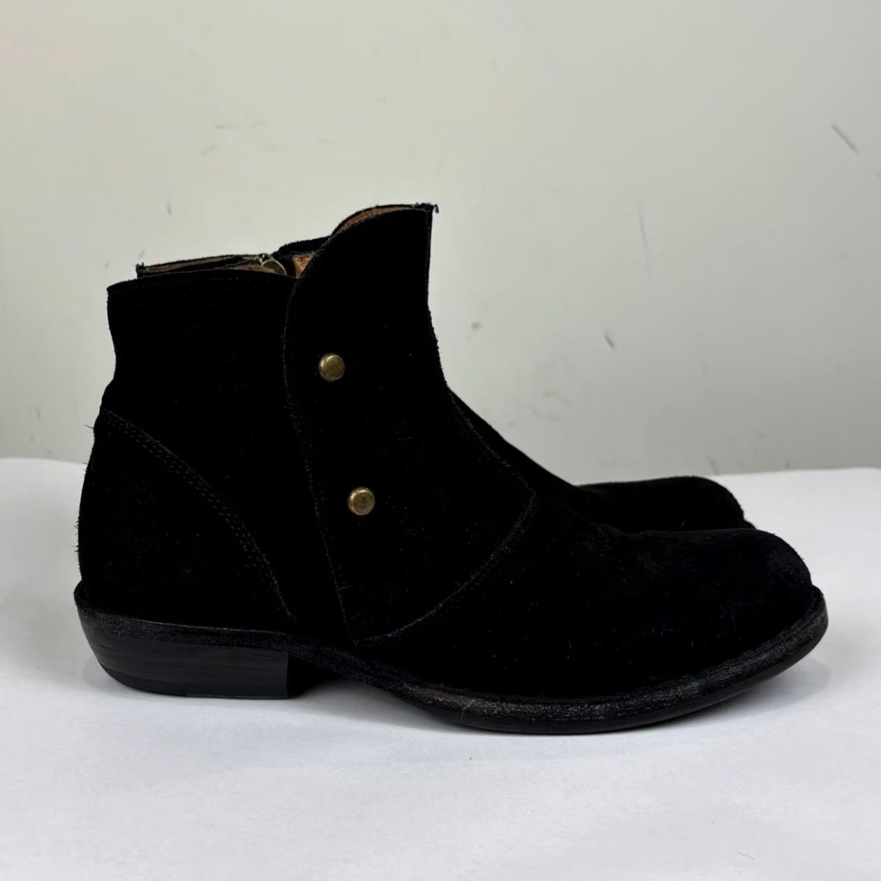 Vintage Fiorentini + Baker Suede Bootie Ankle Zip Women’s 36 US 6 Black Preowned, Cracked Outsole, Scuffs, Bootie, Women, Shoes Size US 8 / IT 38 - 3 Thumbnail