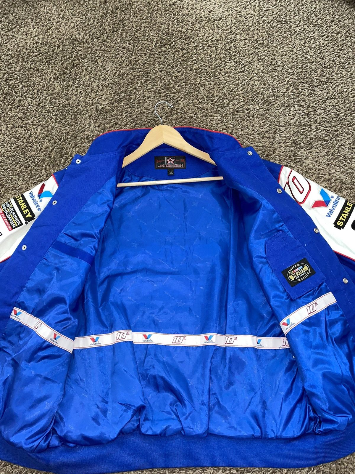 NASCAR NASCAR Valvoline Bomber Jacket JH Design NWT Size US L / EU 52-54 / 3 - 10 Thumbnail