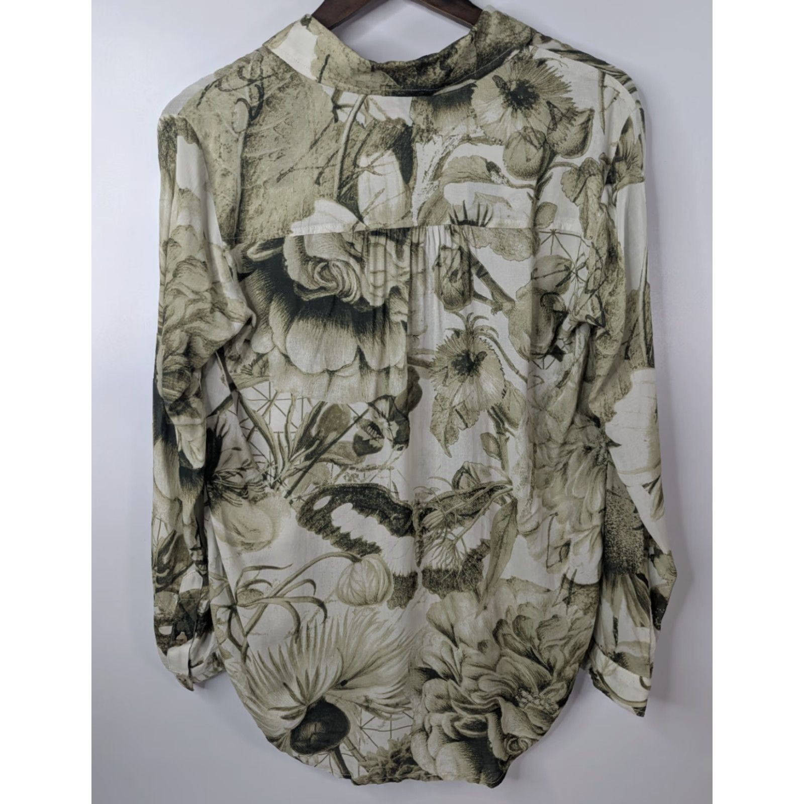Anthropologie Anthropologie The Romy Manel Villalonga Relaxed Button Shirt Women XS Floral White Green Pattern Bohemian Classic long sleeve 100% viscose Size XS / US 0-2 / IT 36-38 - 4 Thumbnail