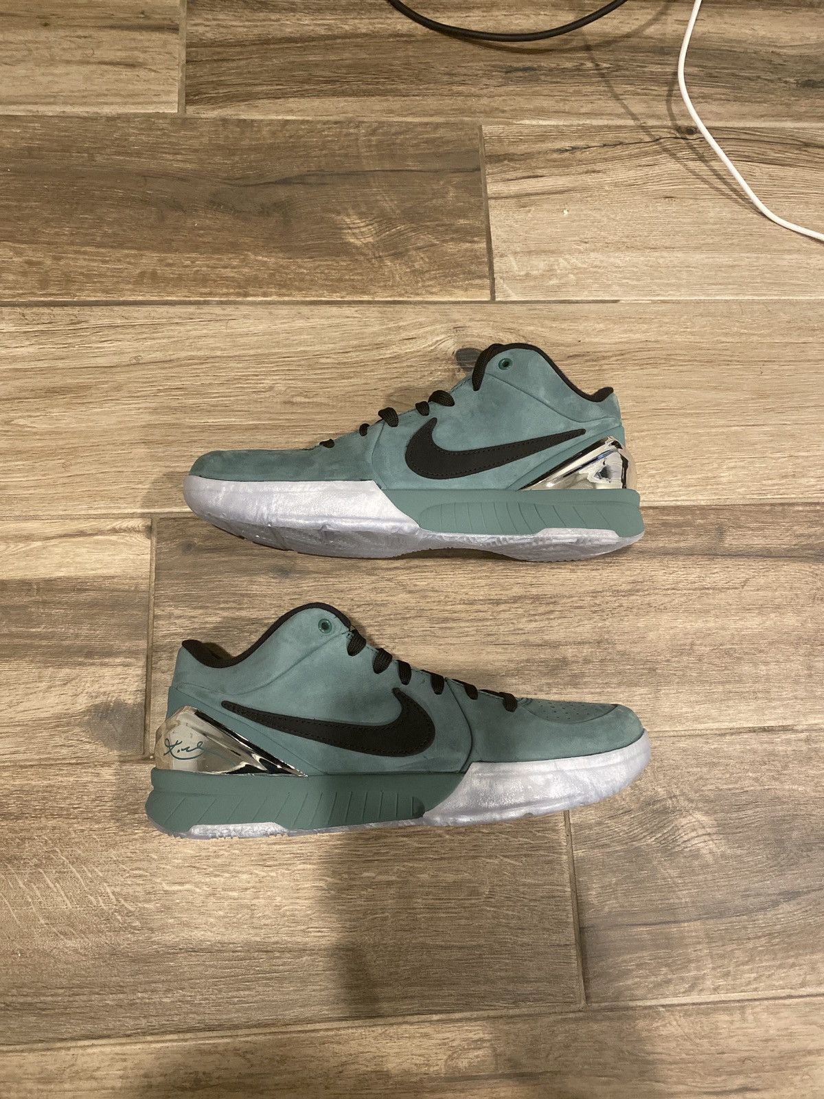 Nike Kobe Girl Dads Size US 7.5 / EU 40-41 - 2 Thumbnail