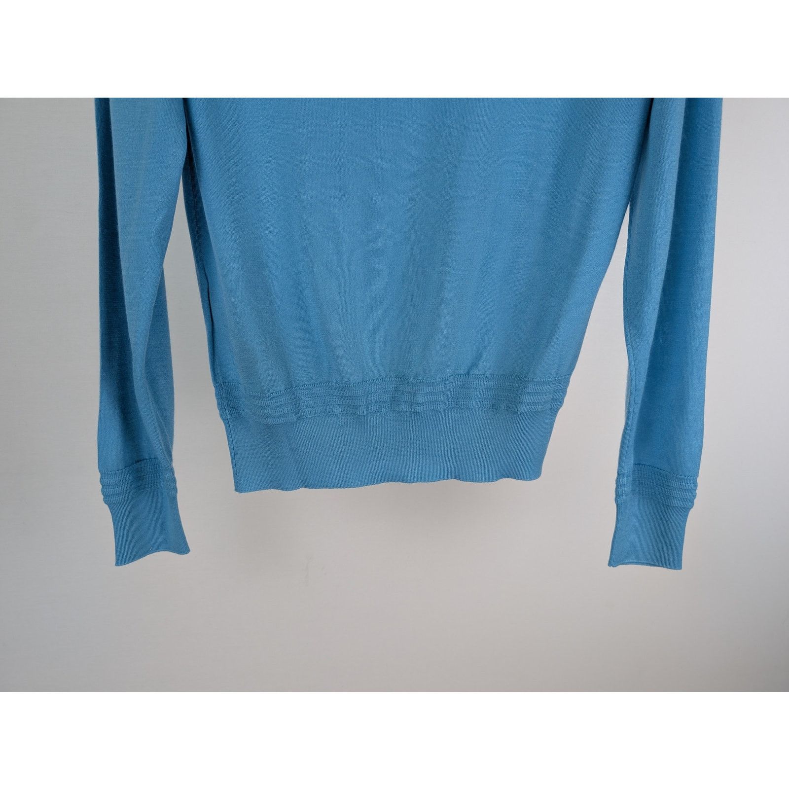 Tom Ford o1rshd1 V-Neck Knitwear Sweatshirt Sweater in Sky Blue Size US S / EU 44-46 / 1 - 12 Thumbnail