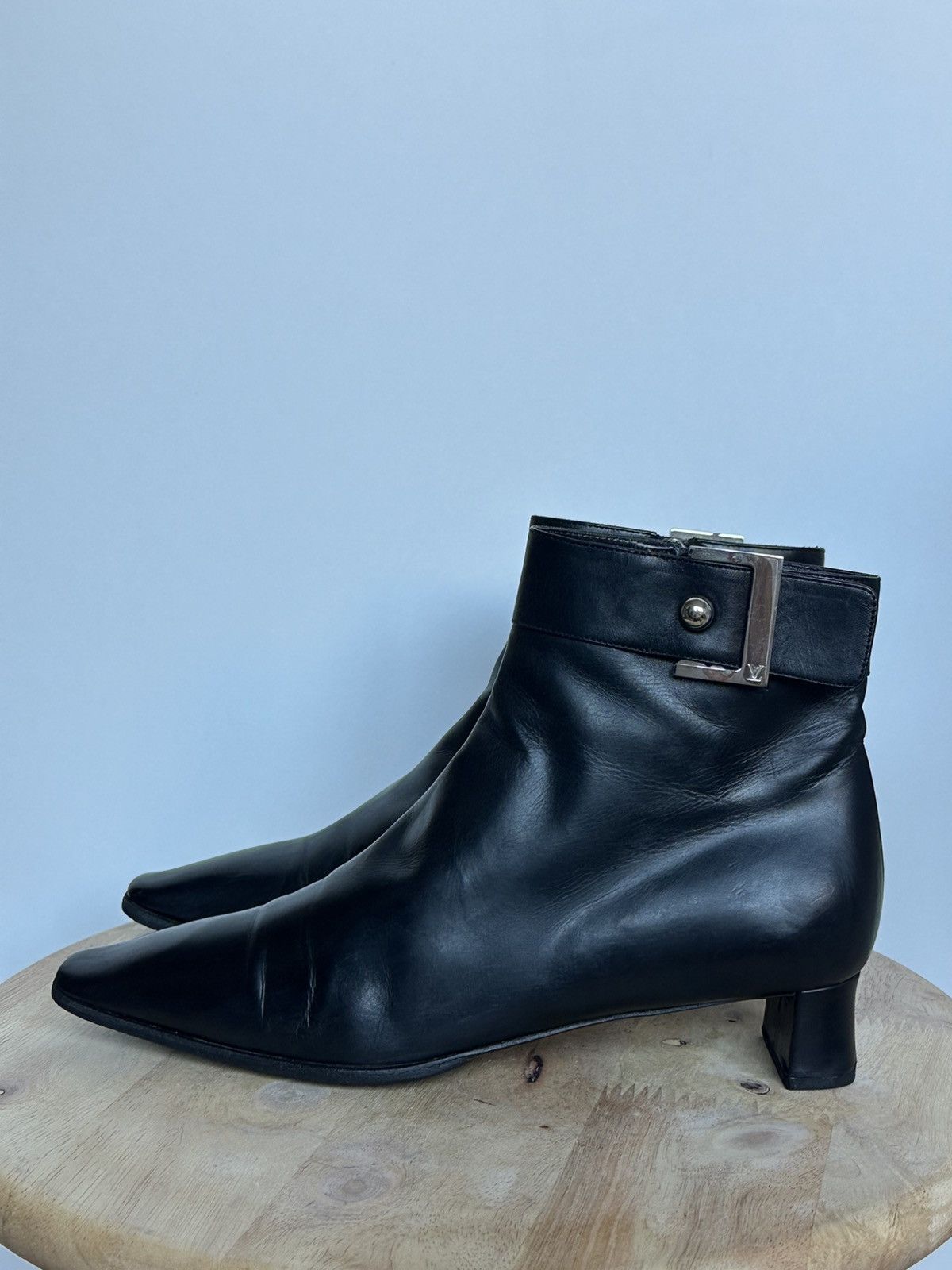 Louis Vuitton Louis Vuitton Black Leather Ankle Boots with Metal LV Buckle Size US 5 / IT 35 - 2 Thumbnail