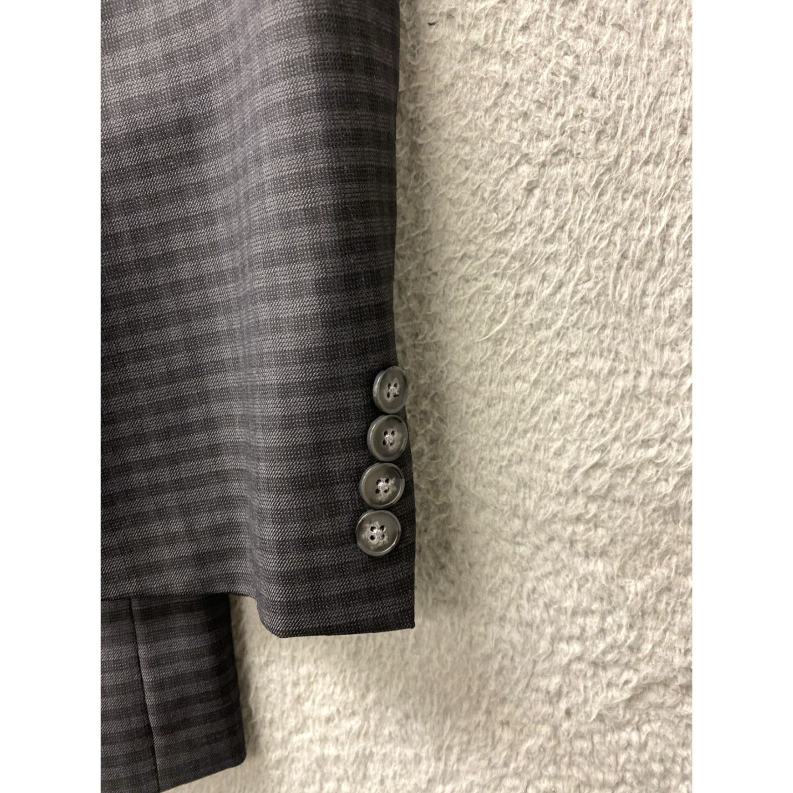 Calvin Klein Calvin Klein Men’s Gray Suit Jacket Blazer Sport Coat 44L Check Wool Blend Long Two-Button Notch Single-Breasted Regular Mens Size 44R - 3 Thumbnail